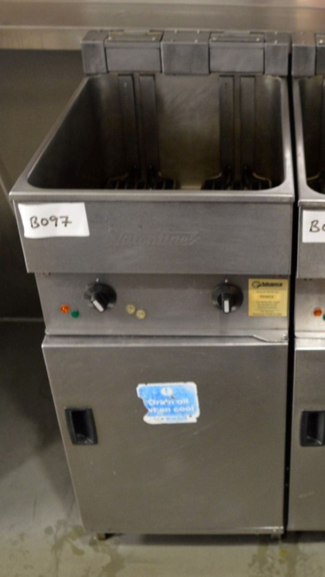 1 x Valentine Stainless Steel Fryer - CL245 - Location: London EC4M COLLECTIONS: Buyers will be