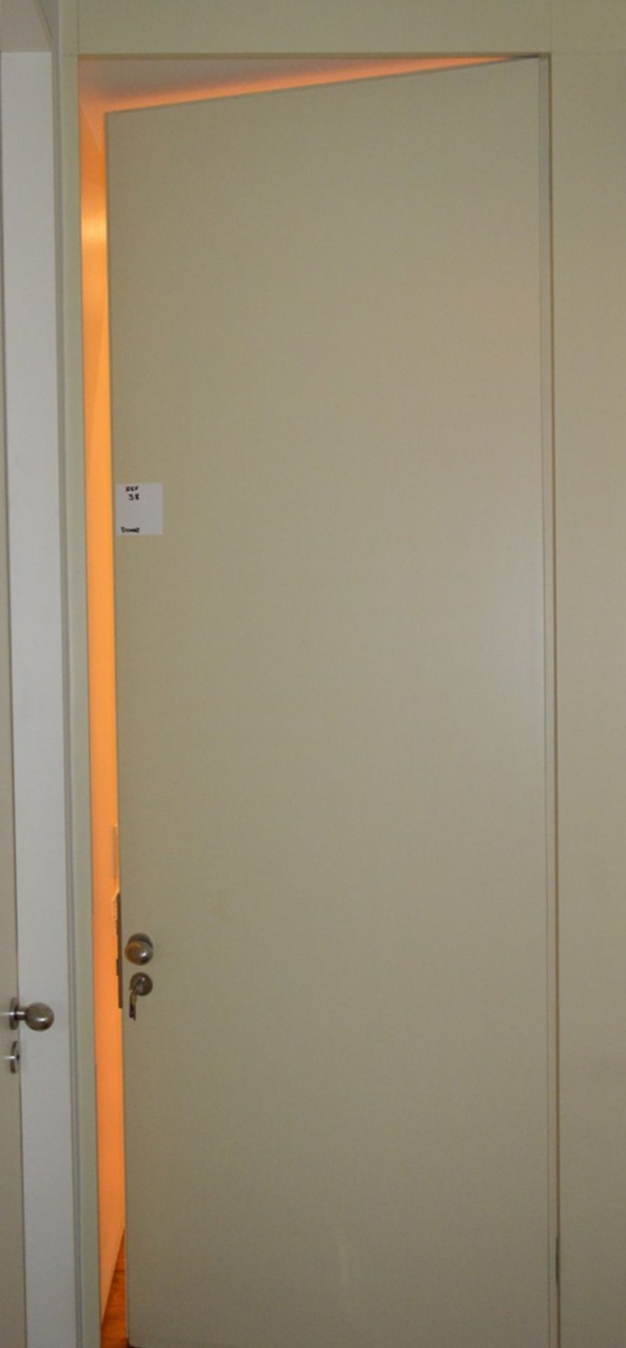 1 x Fire Resistant Internal Door - Fitted With Stylish Chrome Door Knobs, Triple Hinges and Lock - - Image 5 of 5