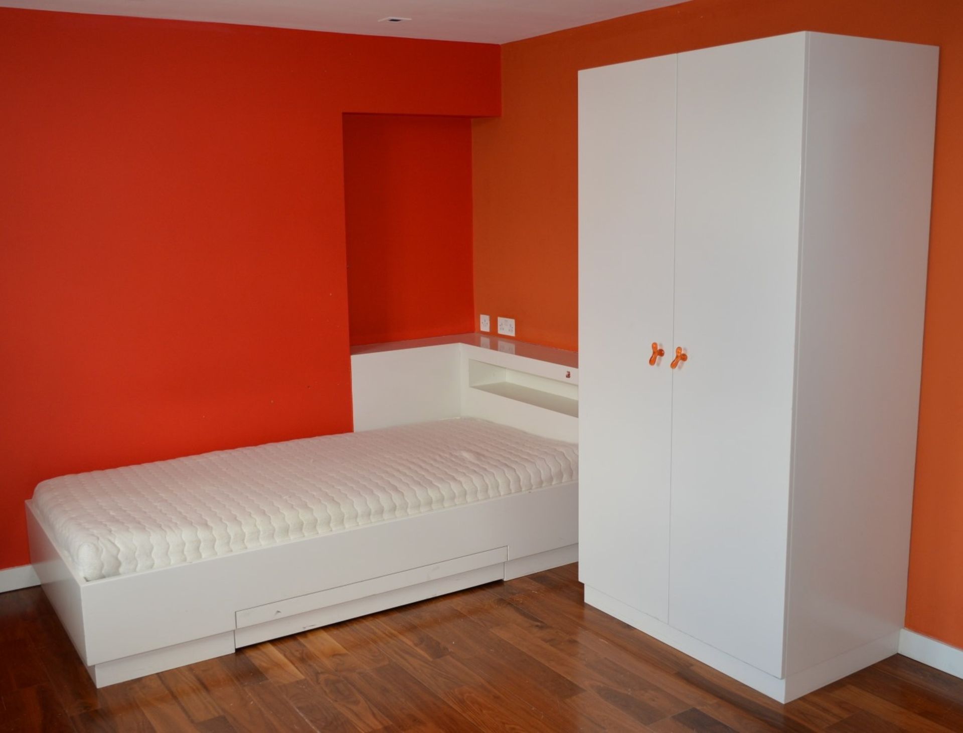 1 x Bedroom Suite Including Two Single Bed With Naturflex Slatted Base and Textiles Vertrauen