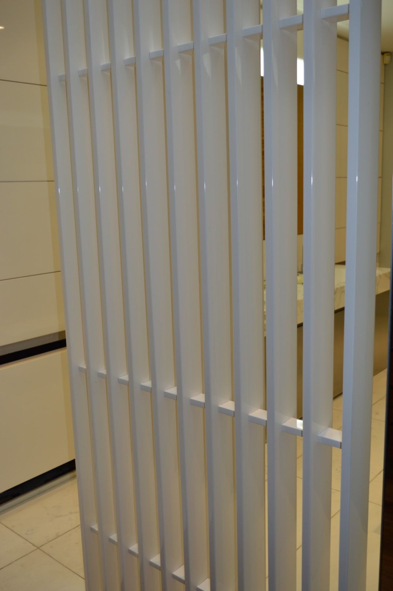 1 x Bathroom Wall Divider - Ref 54 - H262 x W107 x D10 cms - CL230 - Location: London NW8 - NO VAT - Image 6 of 8