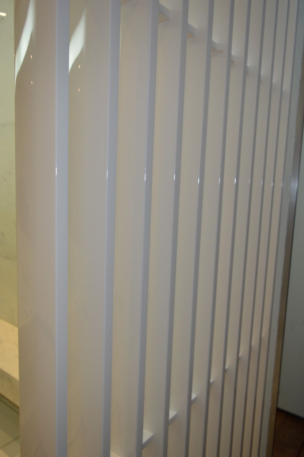 1 x Bathroom Wall Divider - Ref 54 - H262 x W107 x D10 cms - CL230 - Location: London NW8 - NO VAT - Image 4 of 8