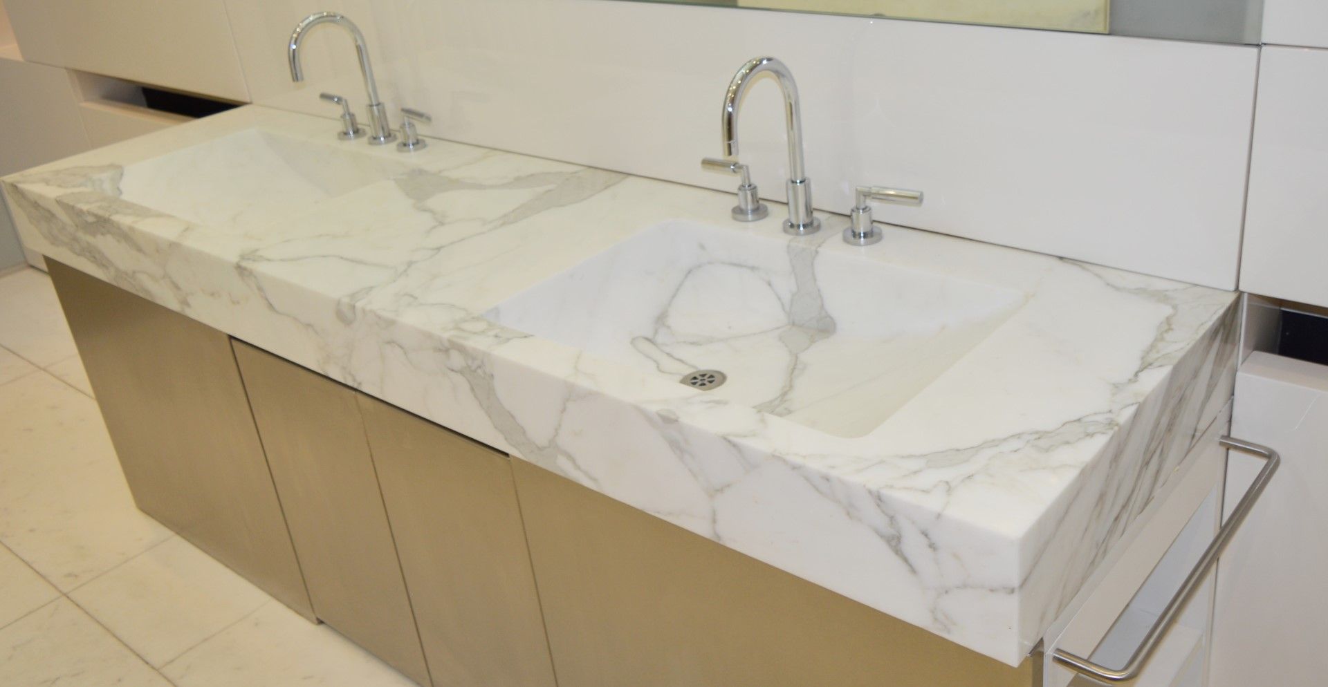 1 x Bespoke His & Hers Marble Bathroom Vanity Unit - Exquisite 7ft Twin Marble Sink Basin With Two - Image 5 of 25