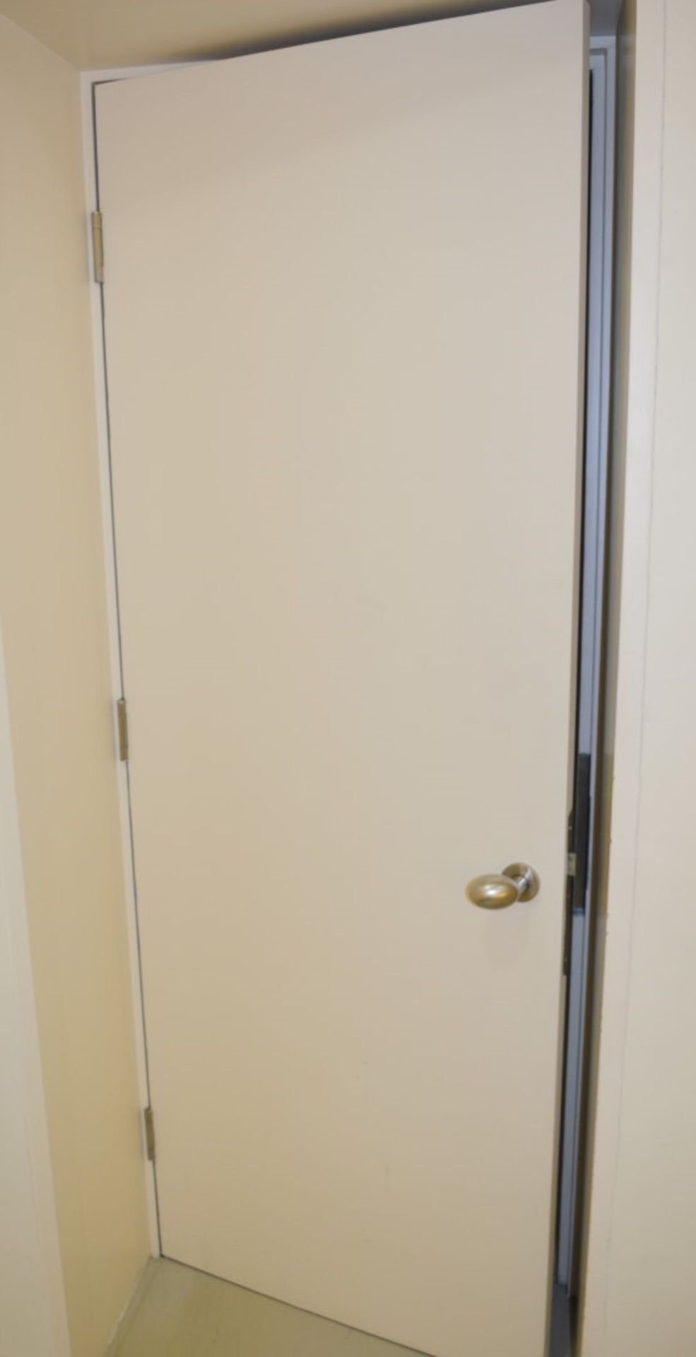 1 x Fire Resistant Internal Door - Fitted With Stylish Chrome Door Knobs and Triple Hinges - H194. - Image 3 of 4