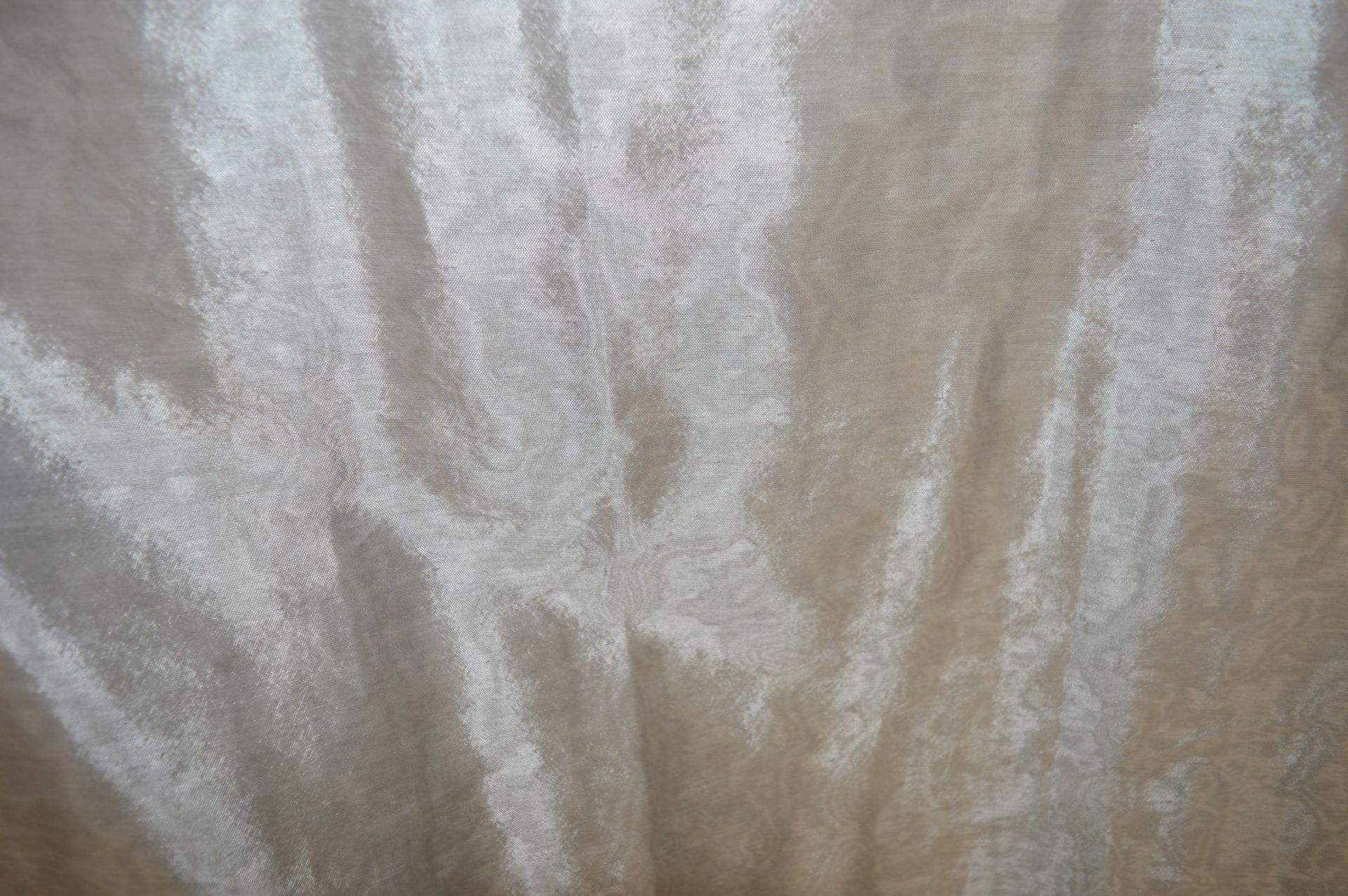 1 x Set of Curtains With Electric Motor - Ref 73 - Approx Length 800cm x Drop 307 cms - CL230 - - Image 4 of 7