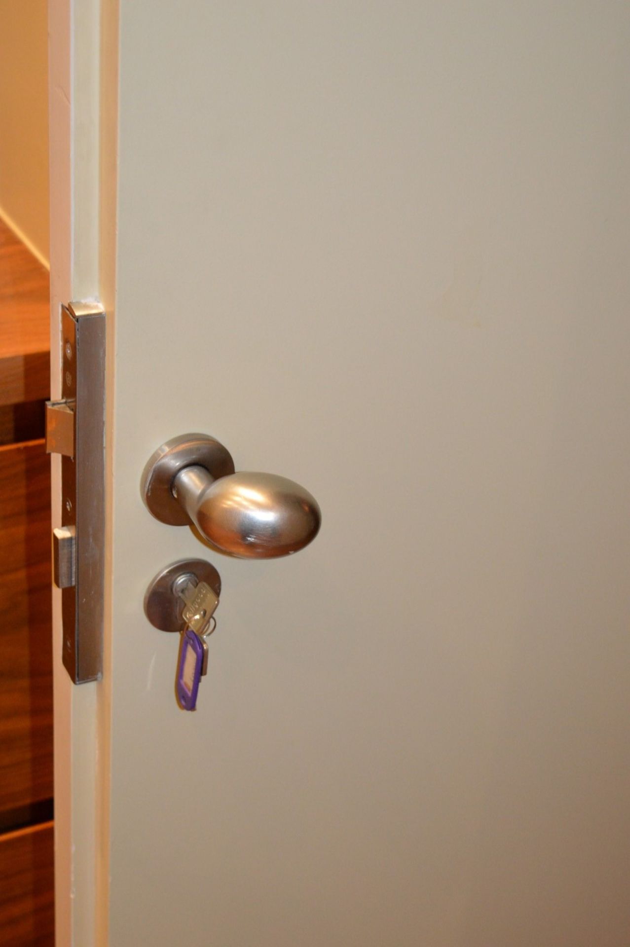 1 x Fire Resistant Internal Door - Fitted With Stylish Chrome Door Knobs, Triple Hinges and Lock - - Image 4 of 5