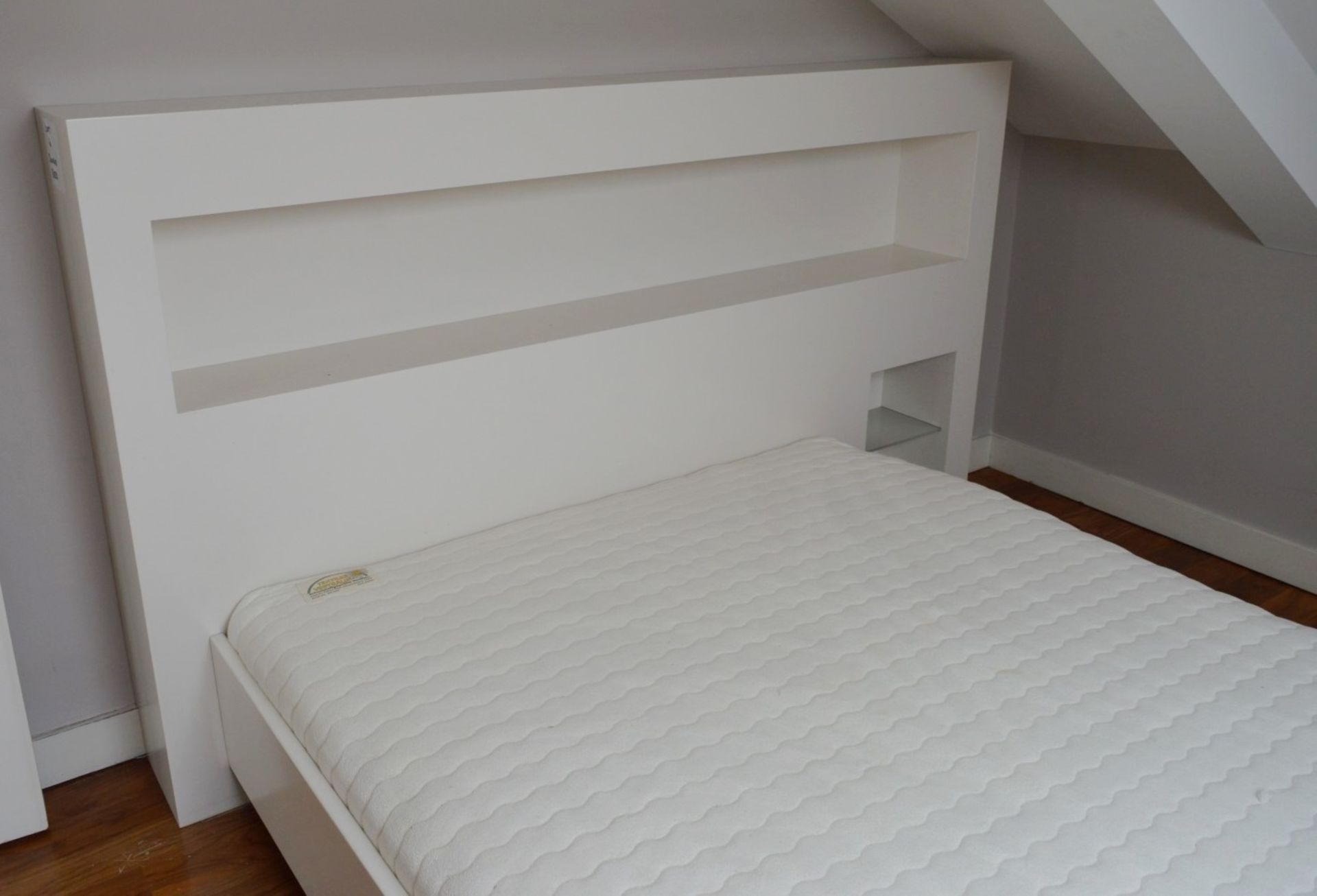 1 x White Gloss Double Bed With Integrated Oversized Headboard, Schulter Komfortzone Slatted Base - Image 11 of 12