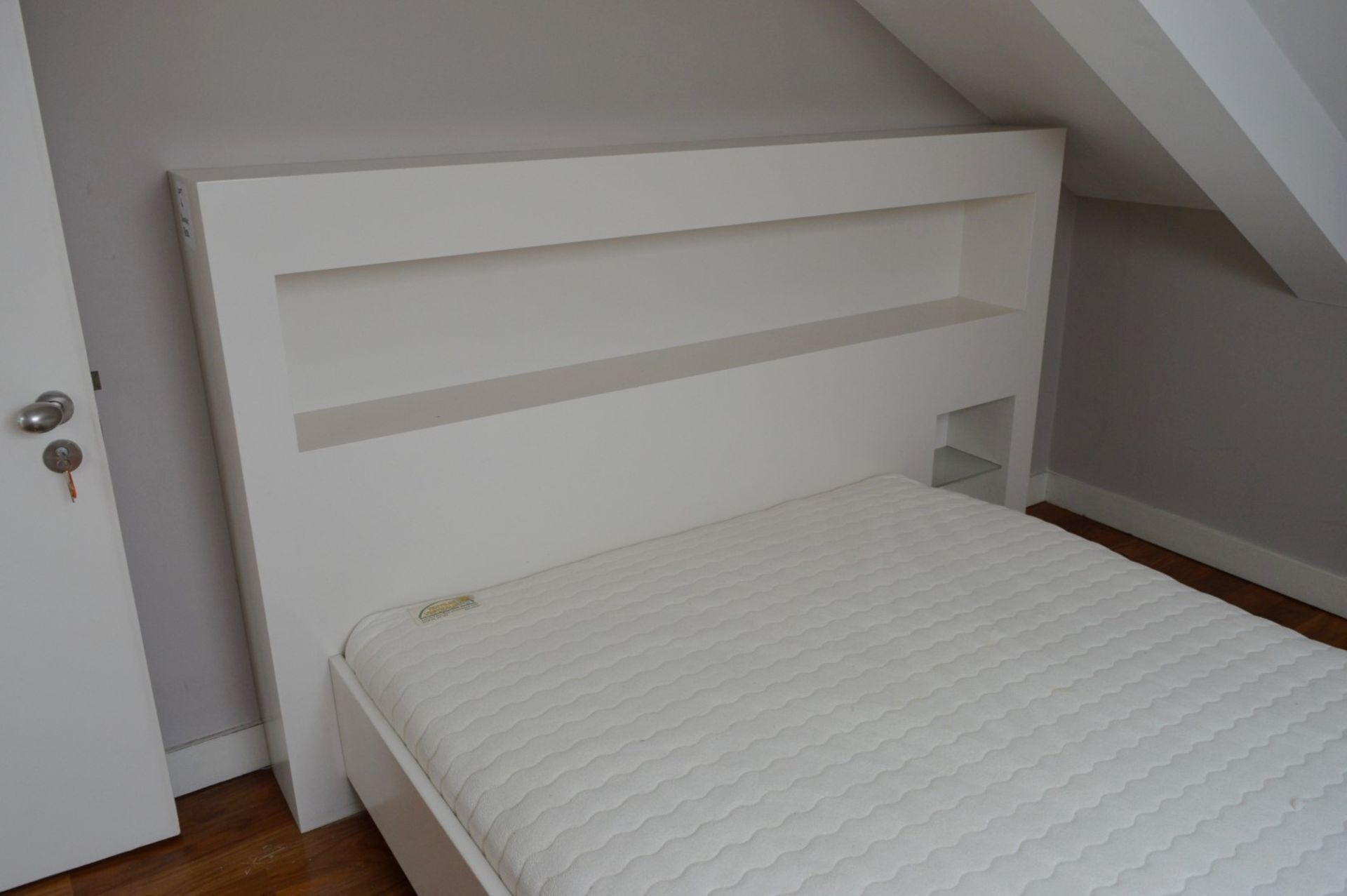 1 x White Gloss Double Bed With Integrated Oversized Headboard, Schulter Komfortzone Slatted Base - Image 2 of 12