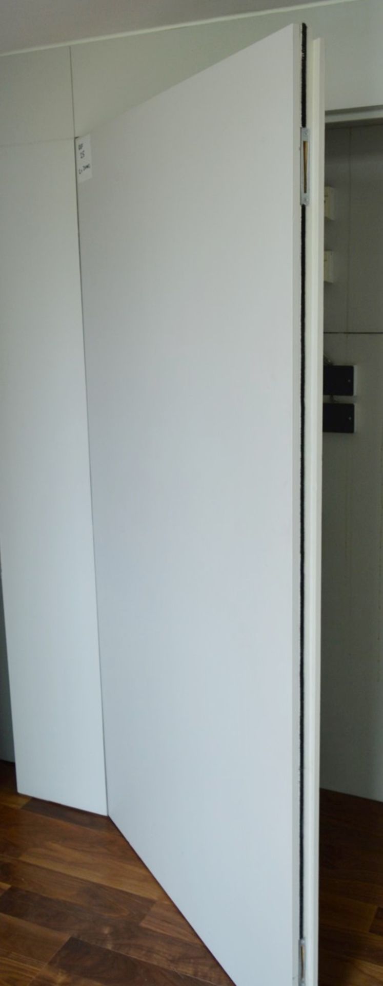 2 x Internal Cupboard Doors - Each Door Measures H102 x W196.5 x D6cm - Ref 25 - CL230 - Location: - Image 4 of 10