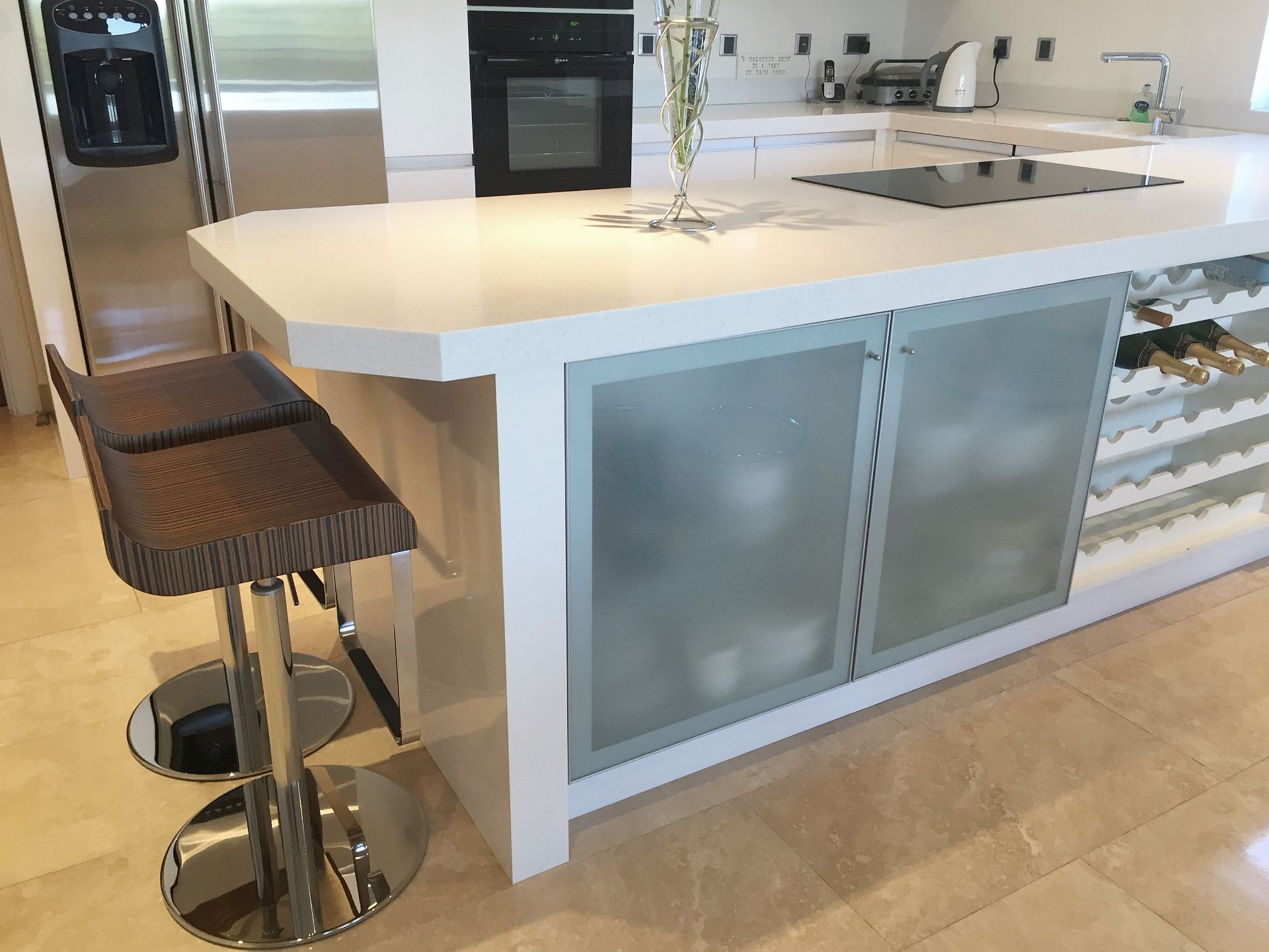 1 x Modern Gloss White Bespoke Fitted Kitchen By Johnson & Johnson - Features Integral Neff - Image 2 of 54