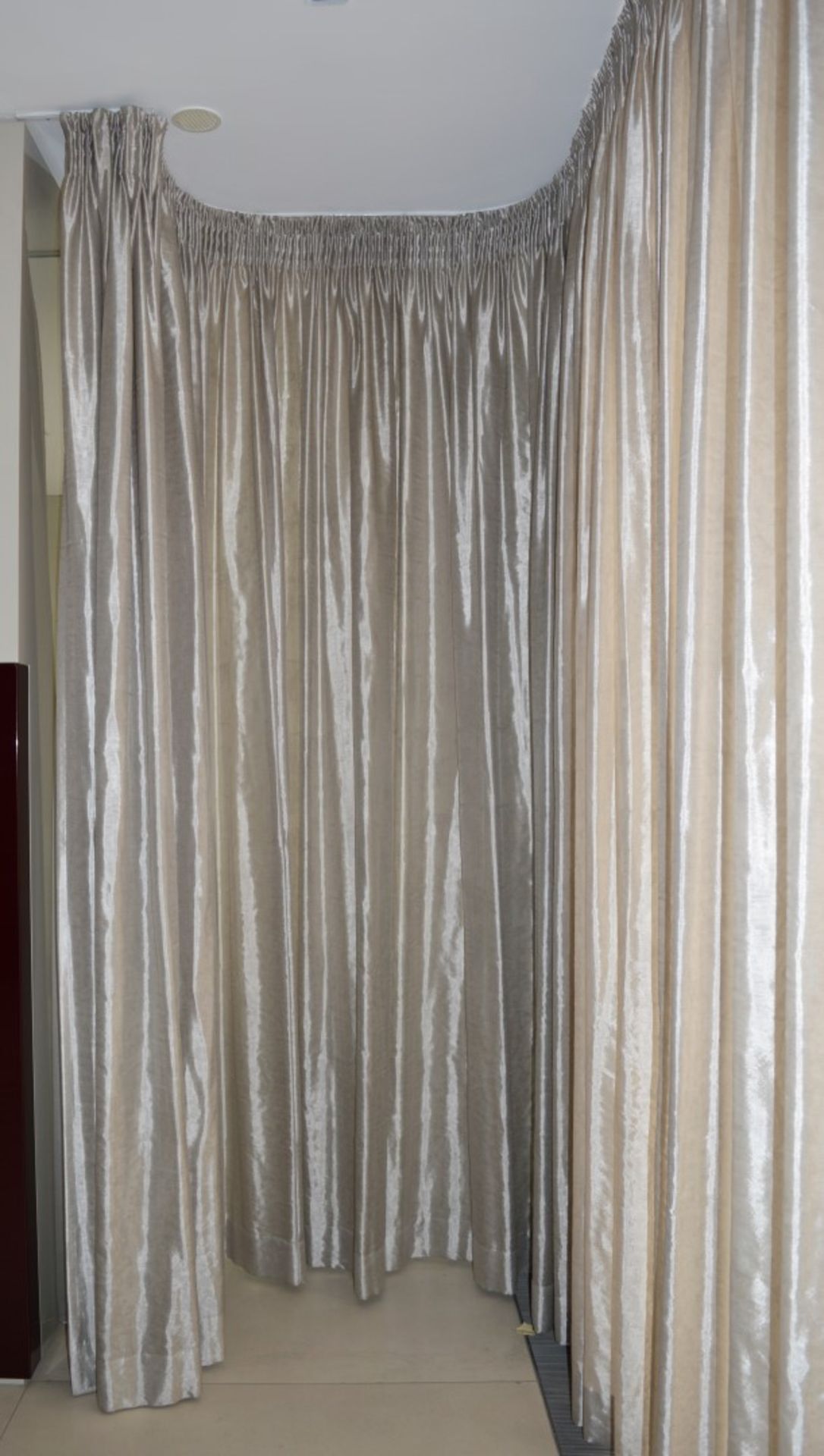 1 x Set of Curtains With Electric Motor - Ref 73 - Approx Length 800cm x Drop 307 cms - CL230 - - Image 3 of 7