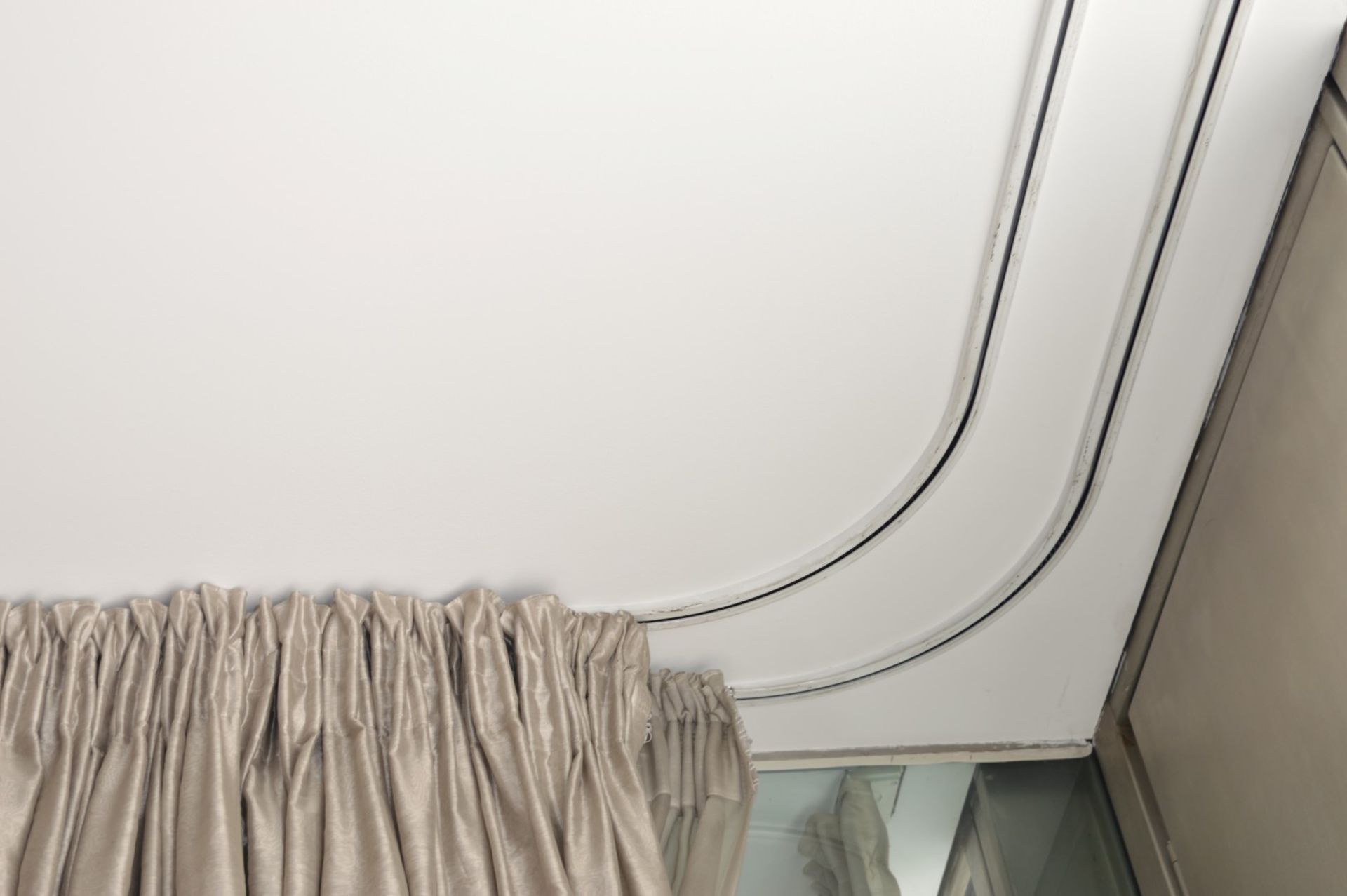 1 x Set of Curtains With Electric Motor - Ref 73 - Approx Length 800cm x Drop 307 cms - CL230 - - Image 6 of 7