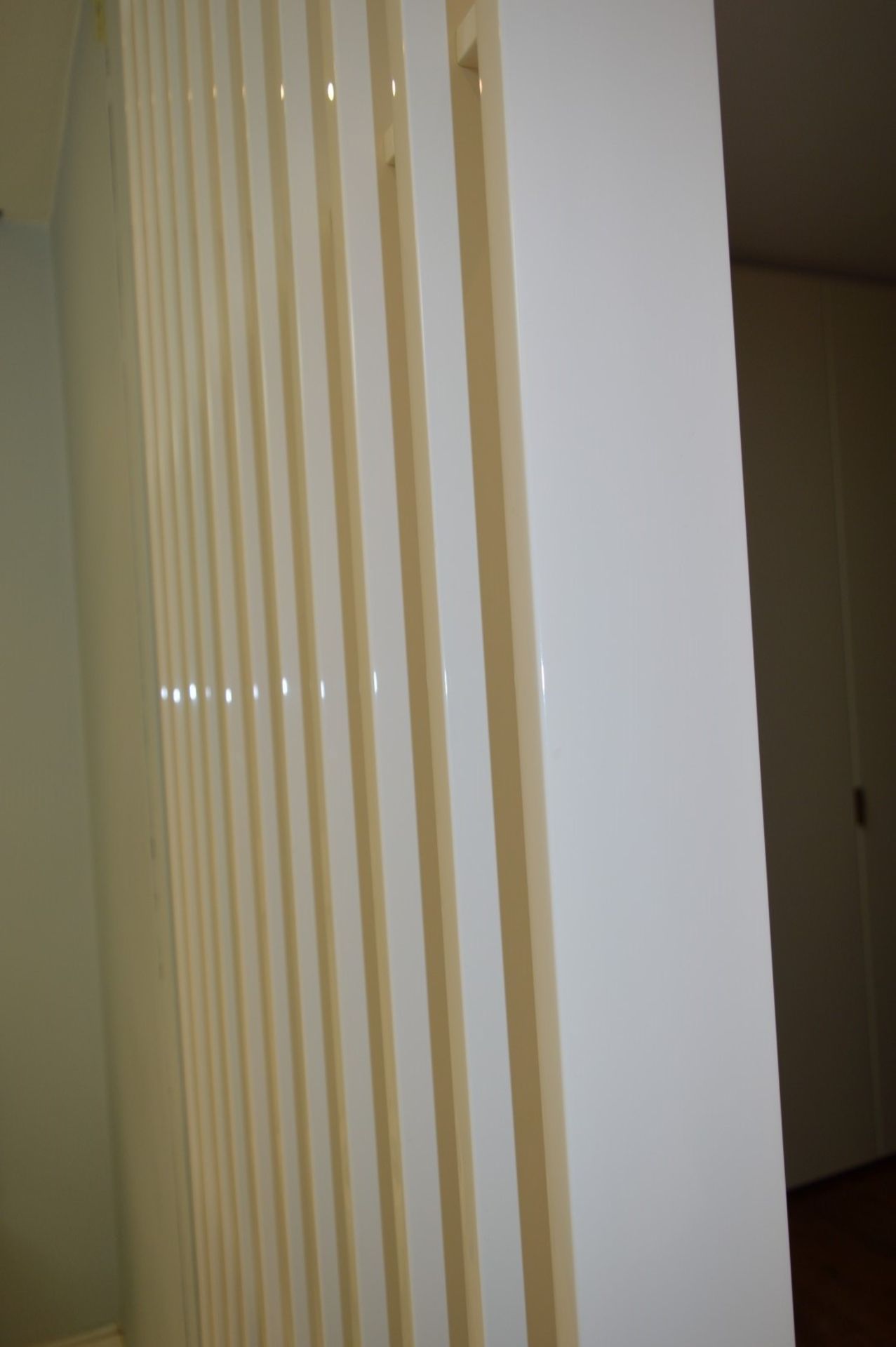1 x Bathroom Wall Divider - Ref 54 - H262 x W107 x D10 cms - CL230 - Location: London NW8 - NO VAT - Image 3 of 8