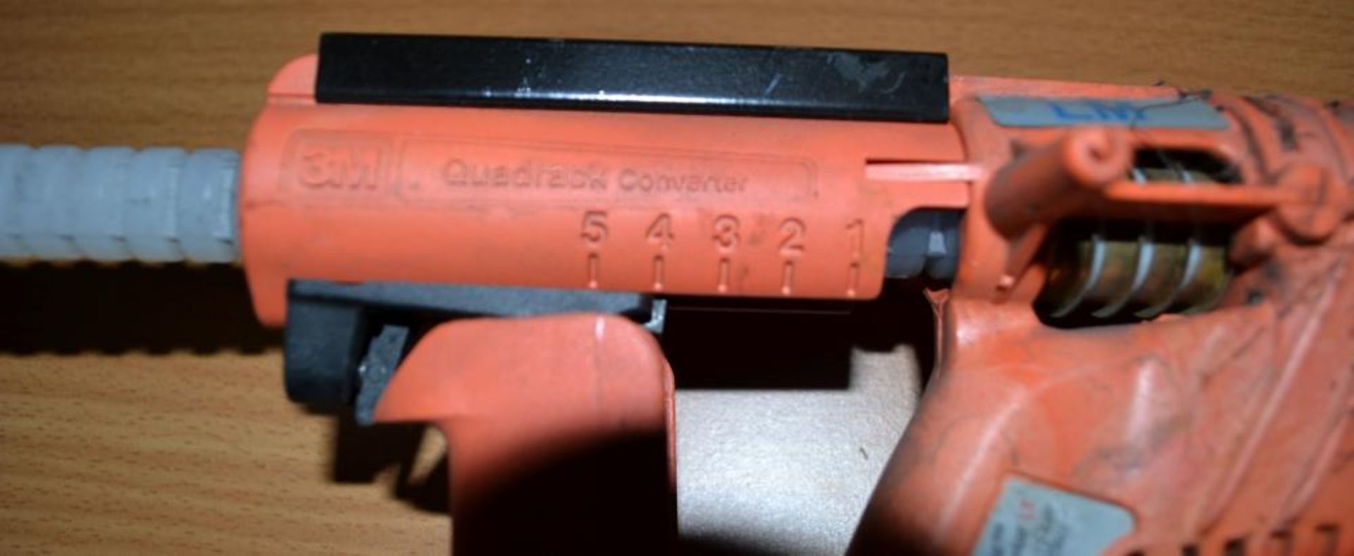 1 x 3M Scotch Weld Hot Melt Applicator with Quadrack Converter and Palm Trigger - CL185 - Ref: DRT06 - Image 9 of 11