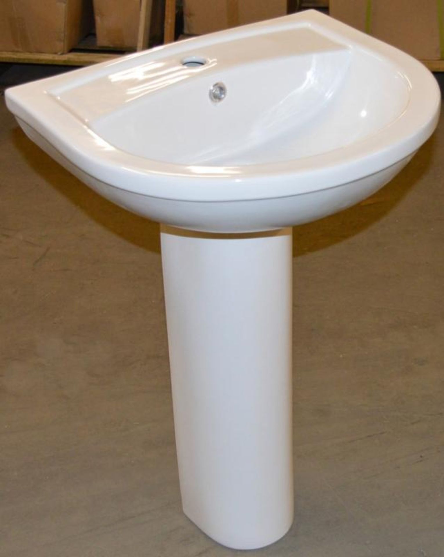 1 x Contemporary Sink Basin With Pedestal - Unused Boxed Stock - CL190 - Ref GIL036 - Location: - Image 3 of 3