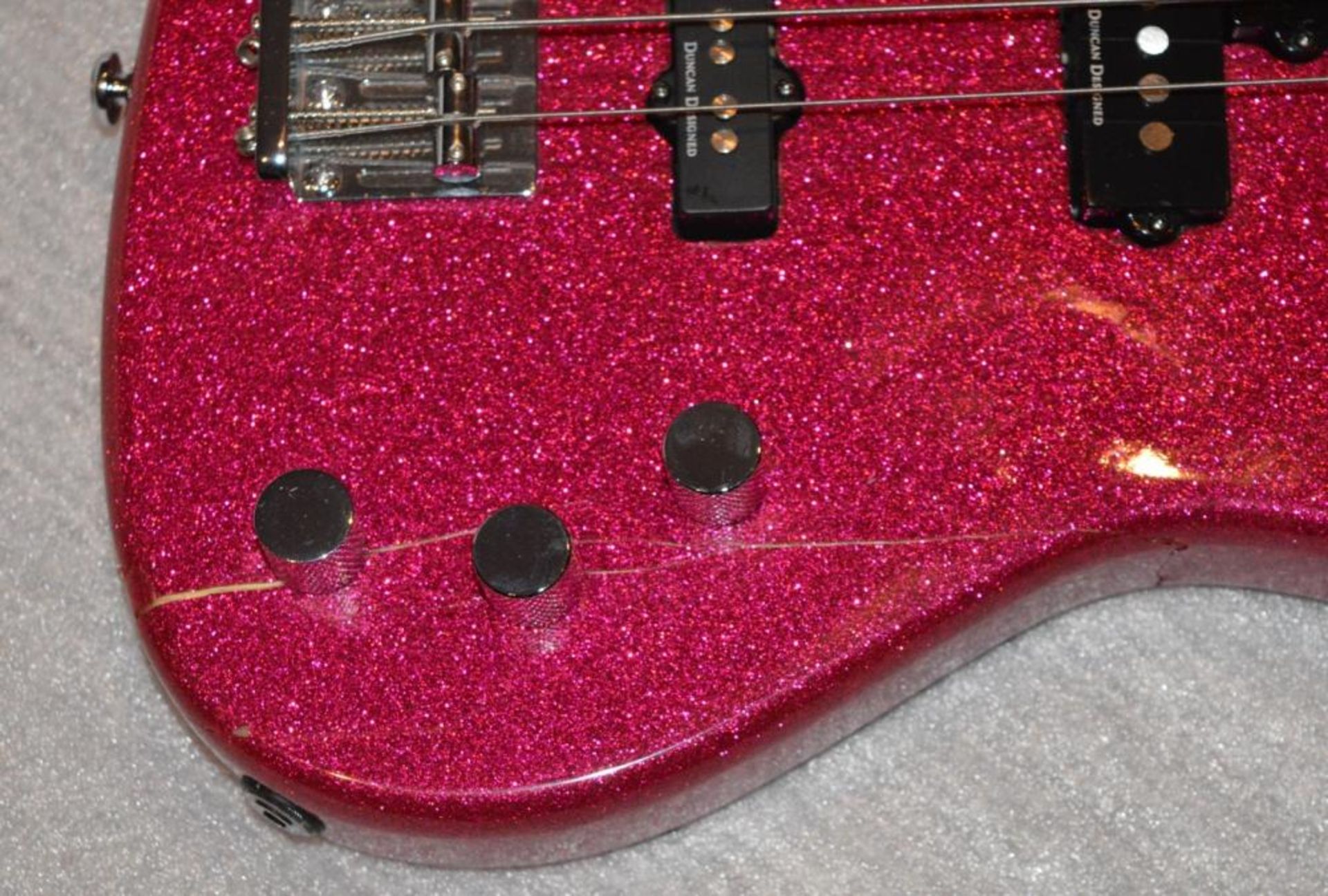 1 x Daisy Rebel Rockit Supernova Bass Guitar - Atomic Pink - 34" Scale - 22 Frets - Duncan - Image 8 of 13