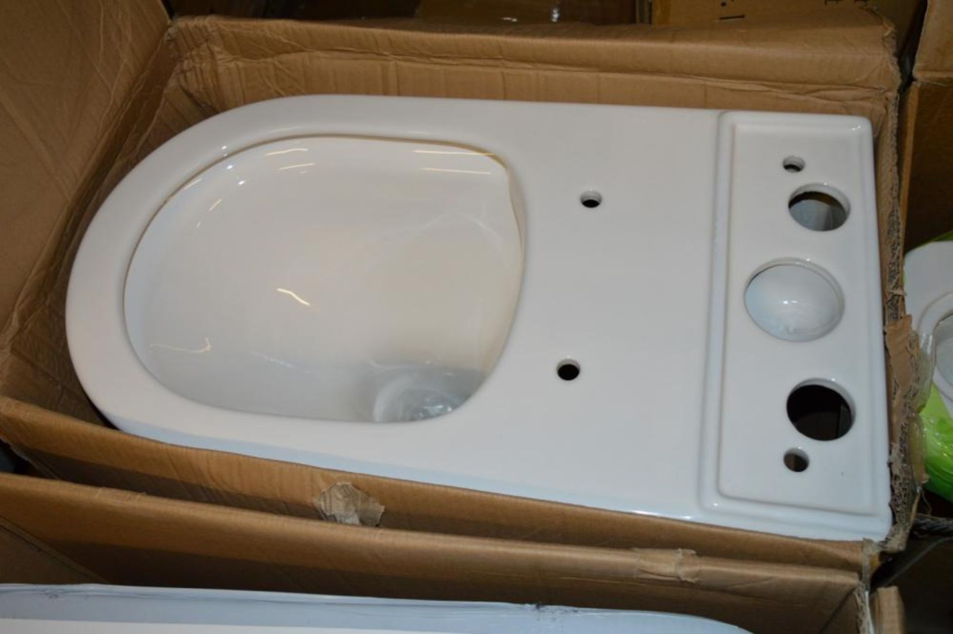 4 x Assorted Toilet Pans - Various Styles Included - CL190 - Unused Stock - Ref GIL004 - Location: - Image 4 of 7