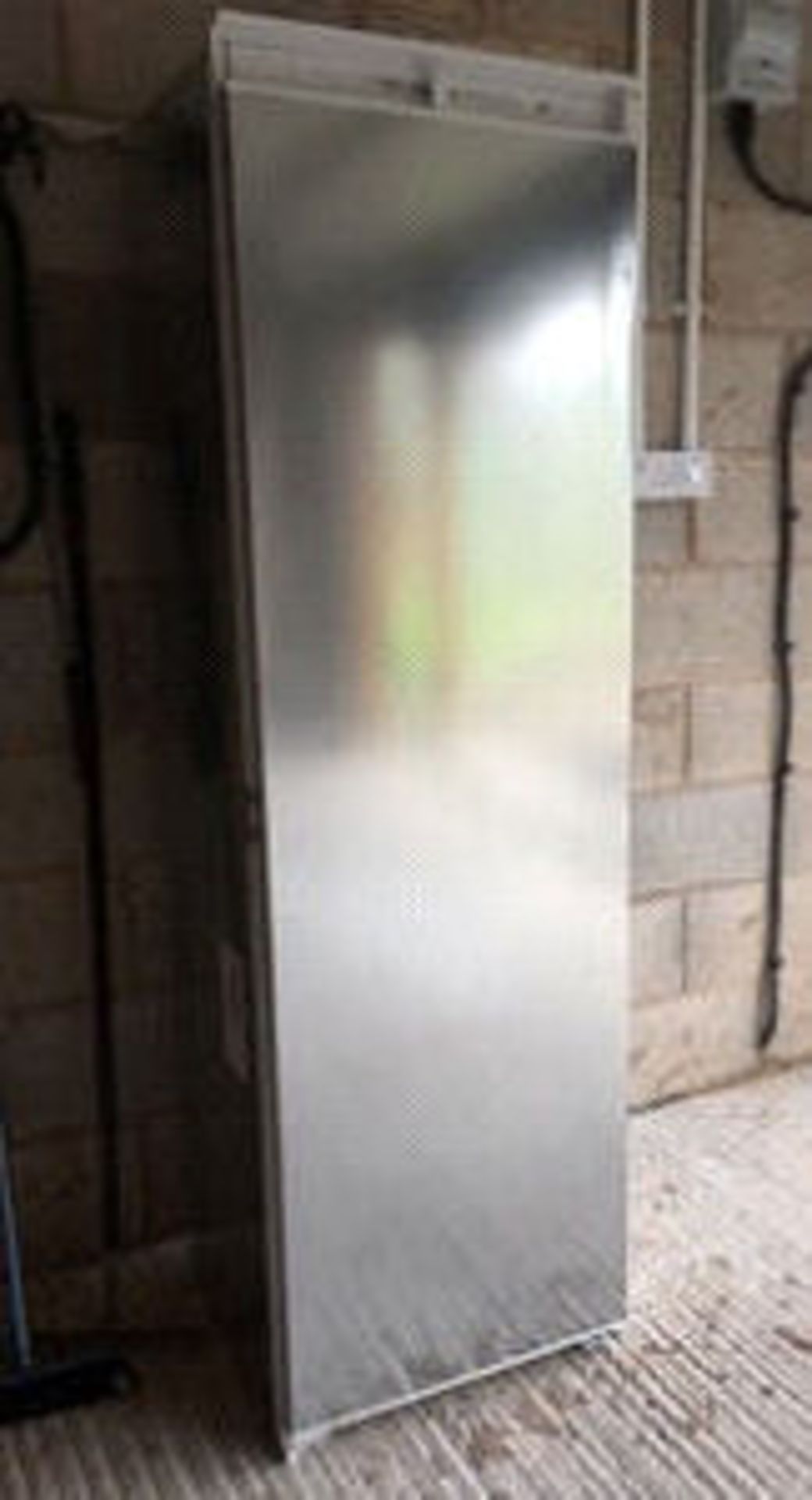 1 x NEFF KI1812S30G Integrated Tall Fridge - Only 6 Months Old - CL252 - Location: Longton, PR4 - NO - Image 2 of 6