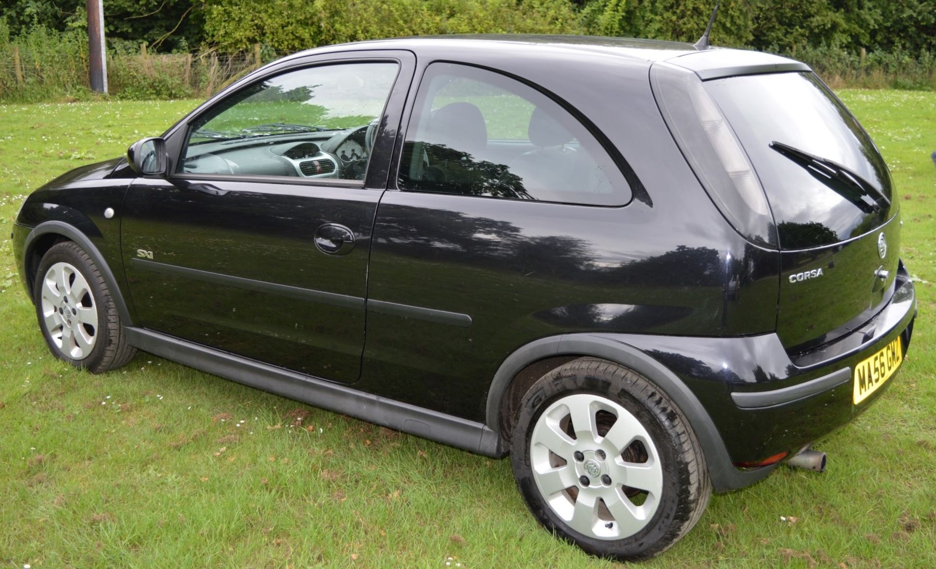 1 x Vauxhall Corsa SXI+ 3 Door Hatchback 1.2 - 2006 56 Plate - 78,000 Miles - MOT June 2018 - Image 6 of 36