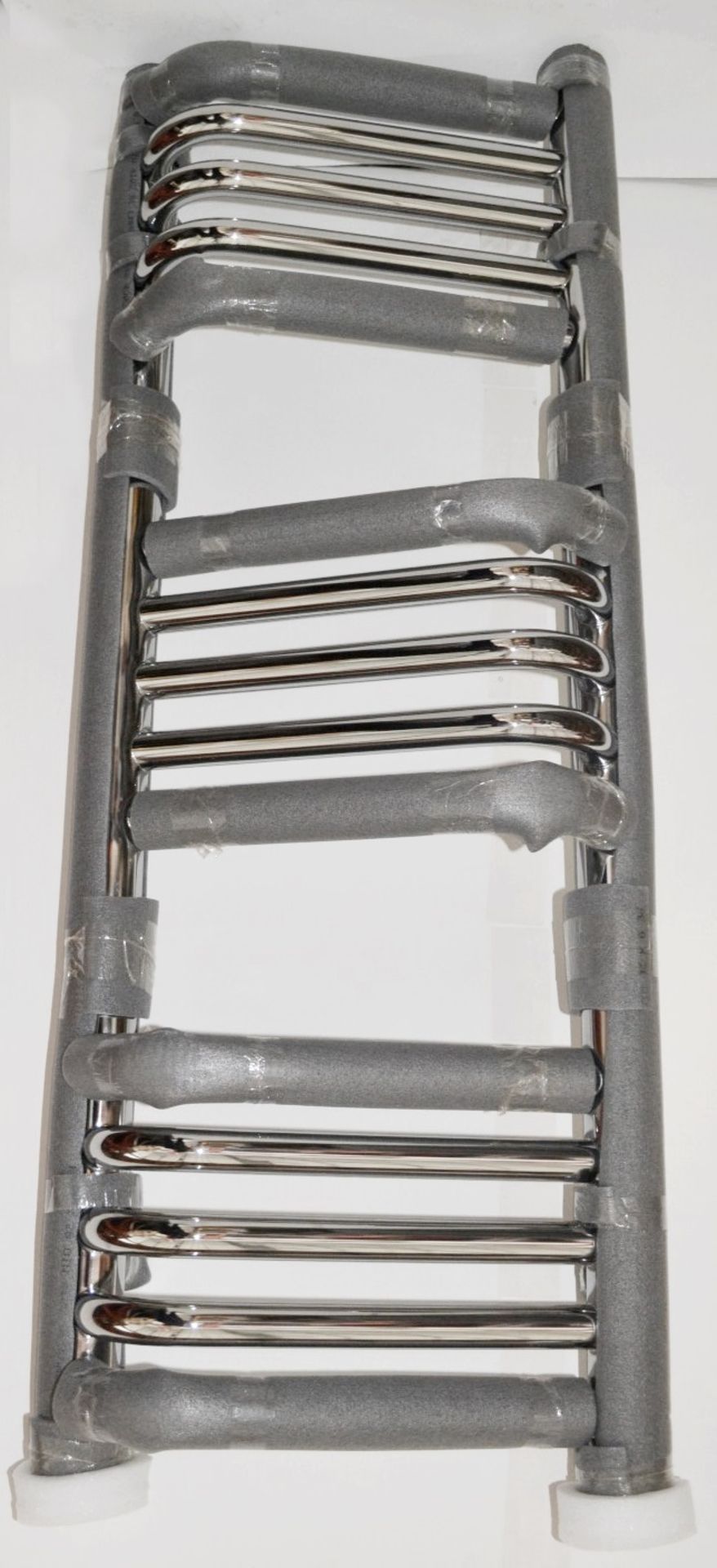 1 x Vogue Heated Towel Rail - New / Boxed Stock - Dimensions: H122 x W44 x D20cm - Ref: MWI008 -