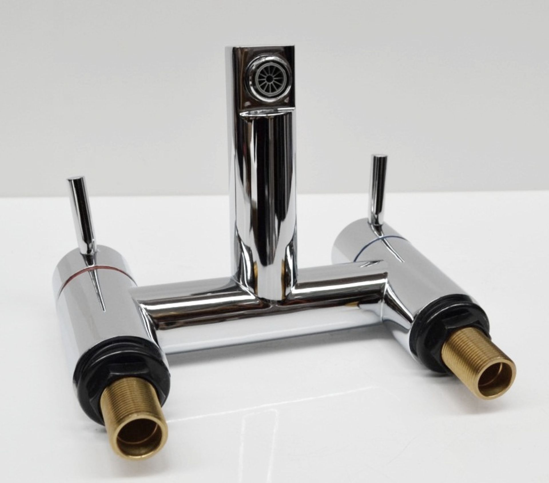 1 x Matrix Bath Mixer Tap - Featuring Modern Style With A Round Shape - Ref: MBI028 - CL190 - Unused - Image 4 of 4