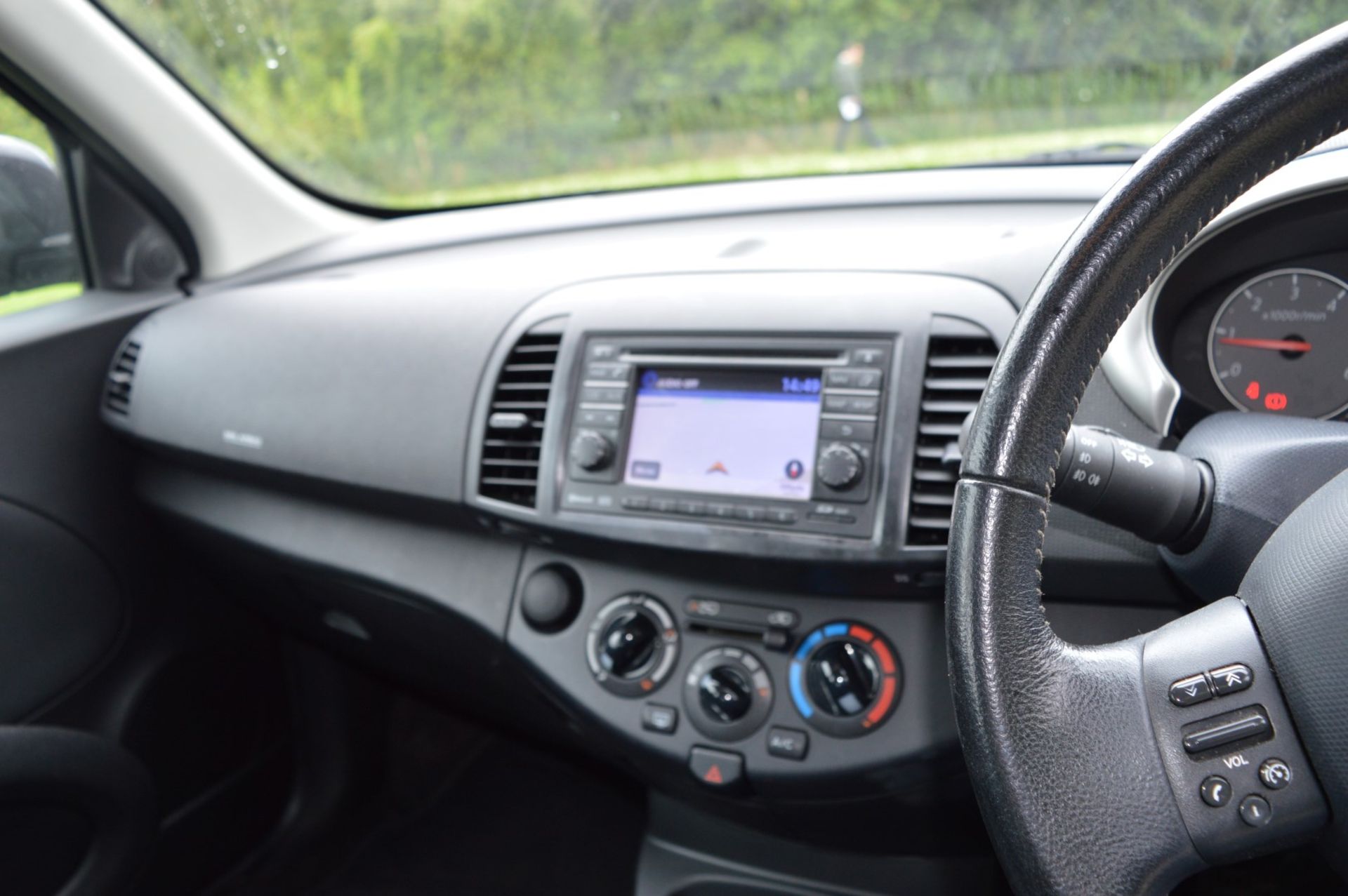 1 x Nissan Micra N-Tec DCI 5 Door Hatchback - 2010 - 106,000 Miles - MOT September 2017 - Sat Nav - Image 25 of 41