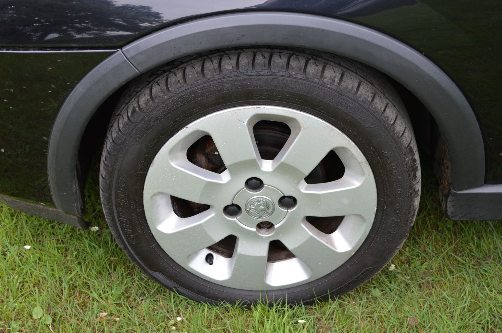 1 x Vauxhall Corsa SXI+ 3 Door Hatchback 1.2 - 2006 56 Plate - 78,000 Miles - MOT June 2018 - Image 18 of 36