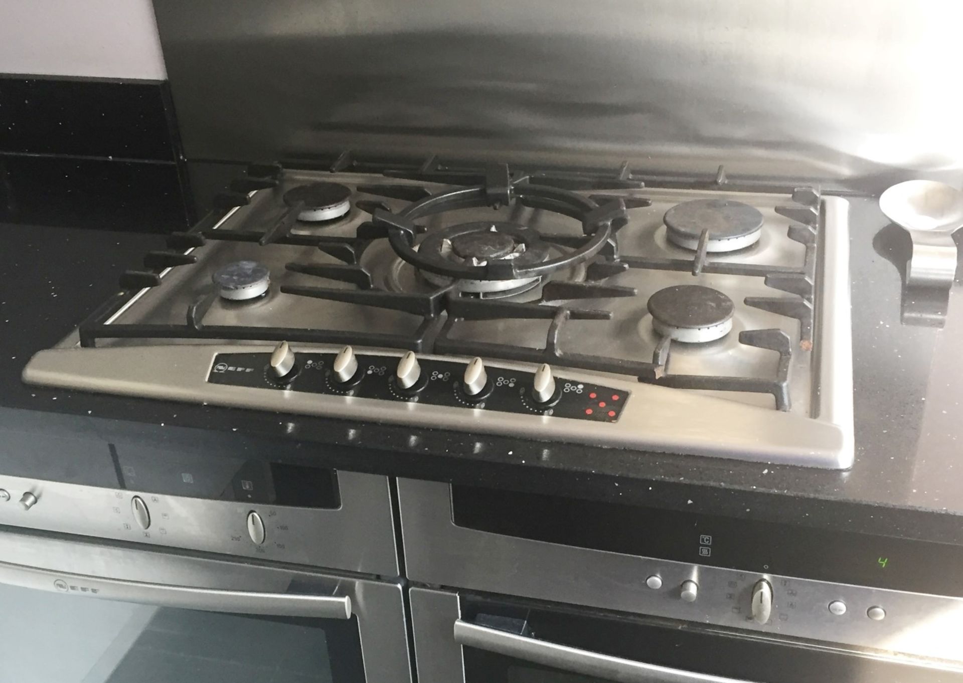 1 x RWK Einbaukuchen Contemporary White Gloss Fitted Kitchen With Galaxy Quartz Worktops and - Image 18 of 75