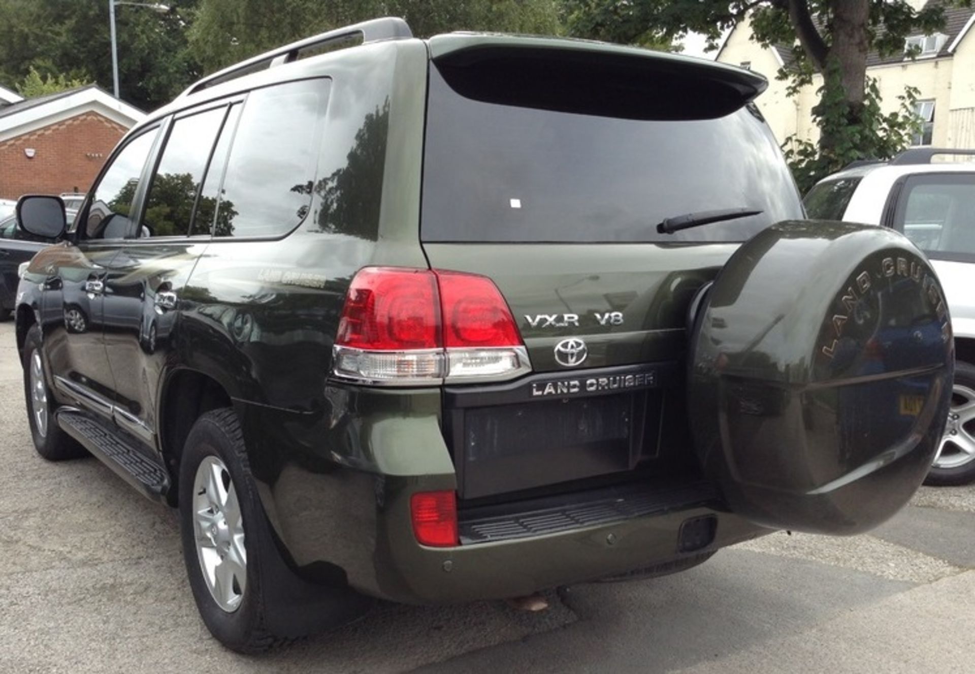 1 x Toyota Land Cruiser Amazon V8 VX-R 4.7 Petrol - Year 2010 - Left Hand Drive - Middle Eastern - Image 3 of 15
