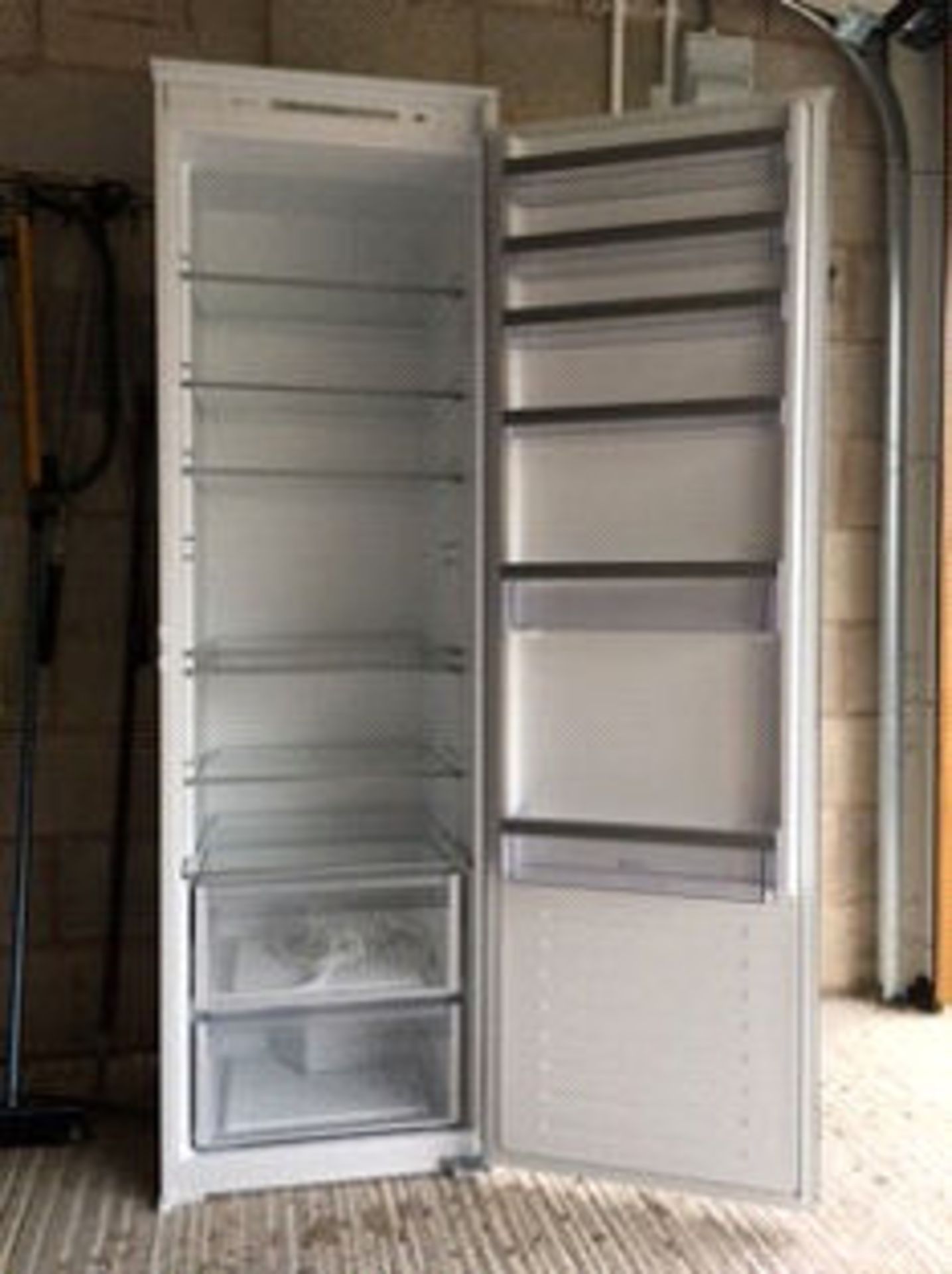 1 x NEFF KI1812S30G Integrated Tall Fridge - Only 6 Months Old - CL252 - Location: Longton, PR4 - NO - Image 3 of 6
