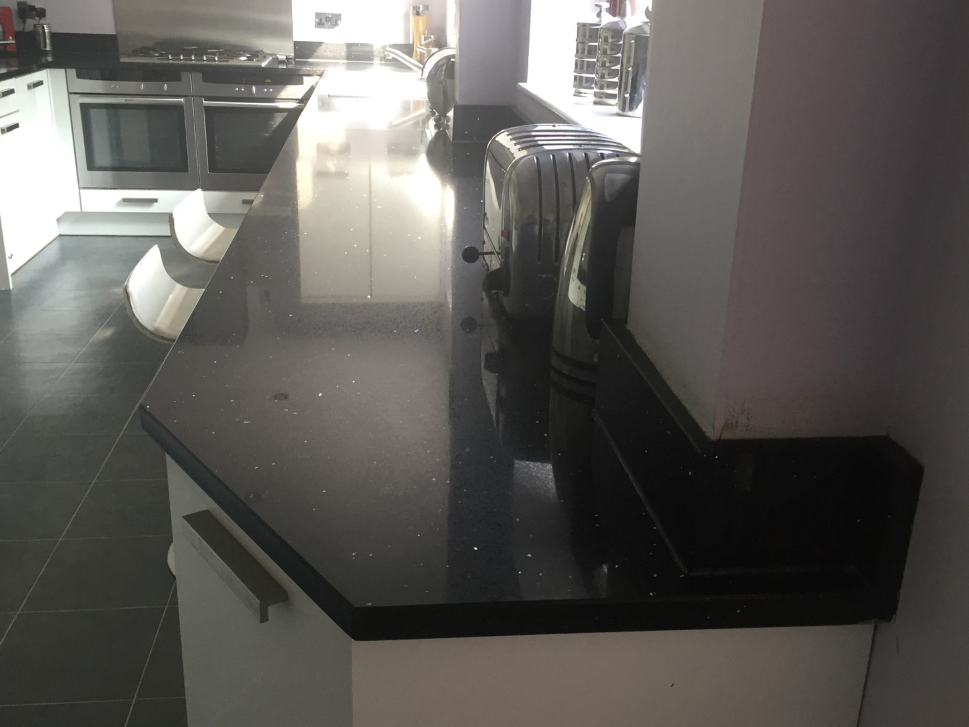 1 x RWK Einbaukuchen Contemporary White Gloss Fitted Kitchen With Galaxy Quartz Worktops and - Image 30 of 75