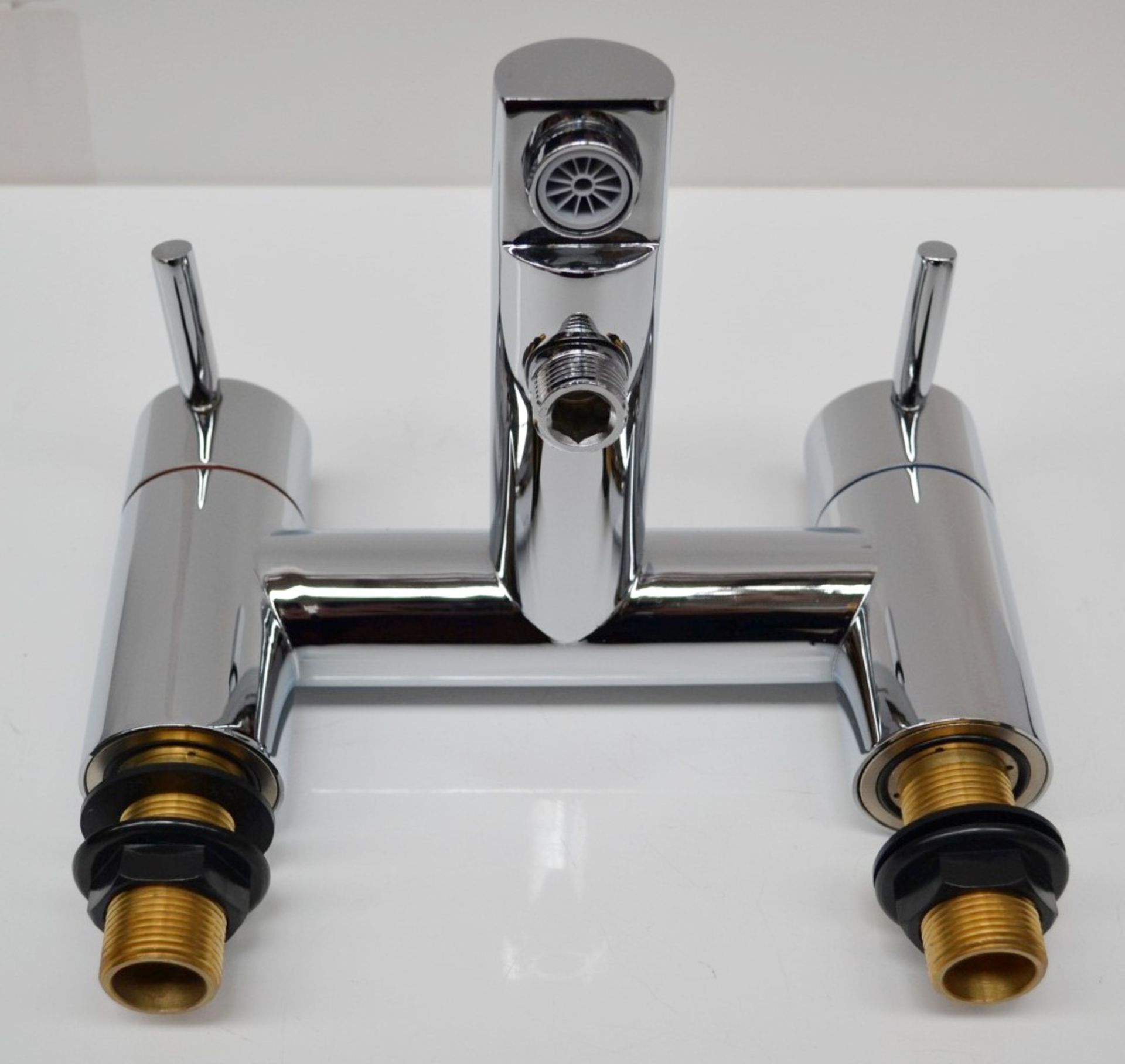 1 x Matrix Bath Mixer Tap - Featuring Modern Style With A Round Shape - Ref: MBI031 - CL190 - Unused - Image 2 of 8