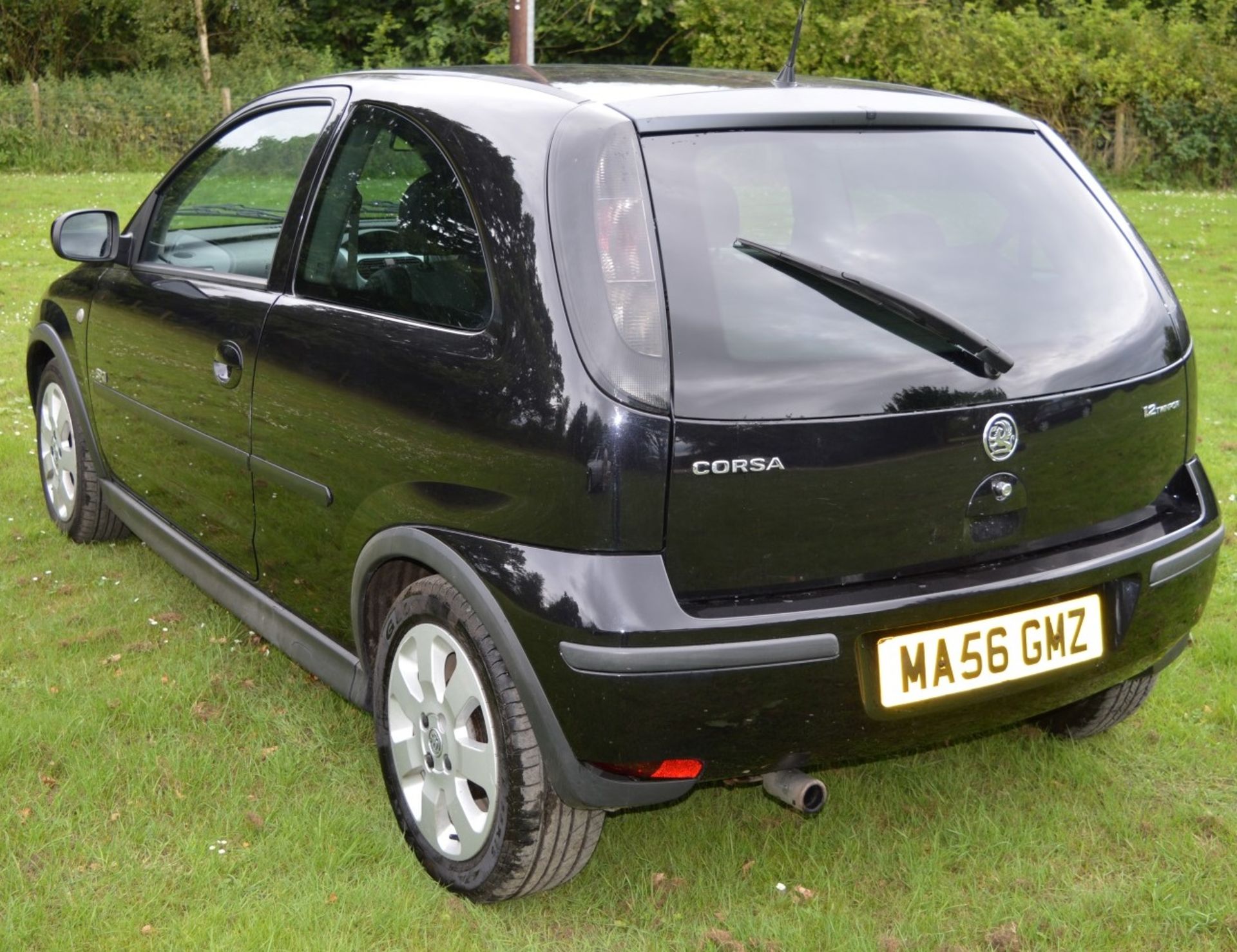 1 x Vauxhall Corsa SXI+ 3 Door Hatchback 1.2 - 2006 56 Plate - 78,000 Miles - MOT June 2018 - Image 5 of 36