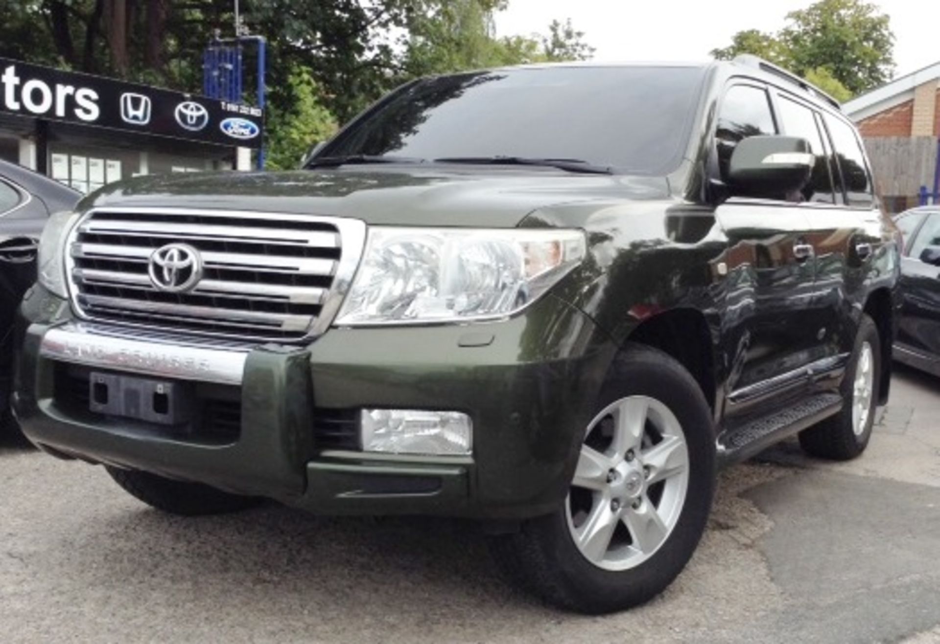 1 x Toyota Land Cruiser Amazon V8 VX-R 4.7 Petrol - Year 2010 - Left Hand Drive - Middle Eastern - Image 9 of 15