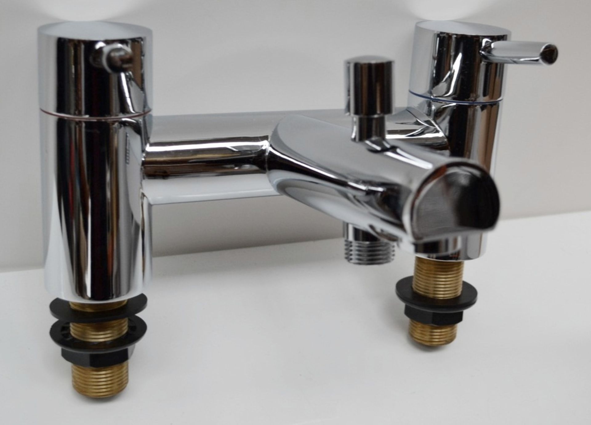 1 x Matrix Bath Mixer Tap - Featuring Modern Style With A Round Shape - Ref: MBI031 - CL190 - Unused - Image 3 of 8