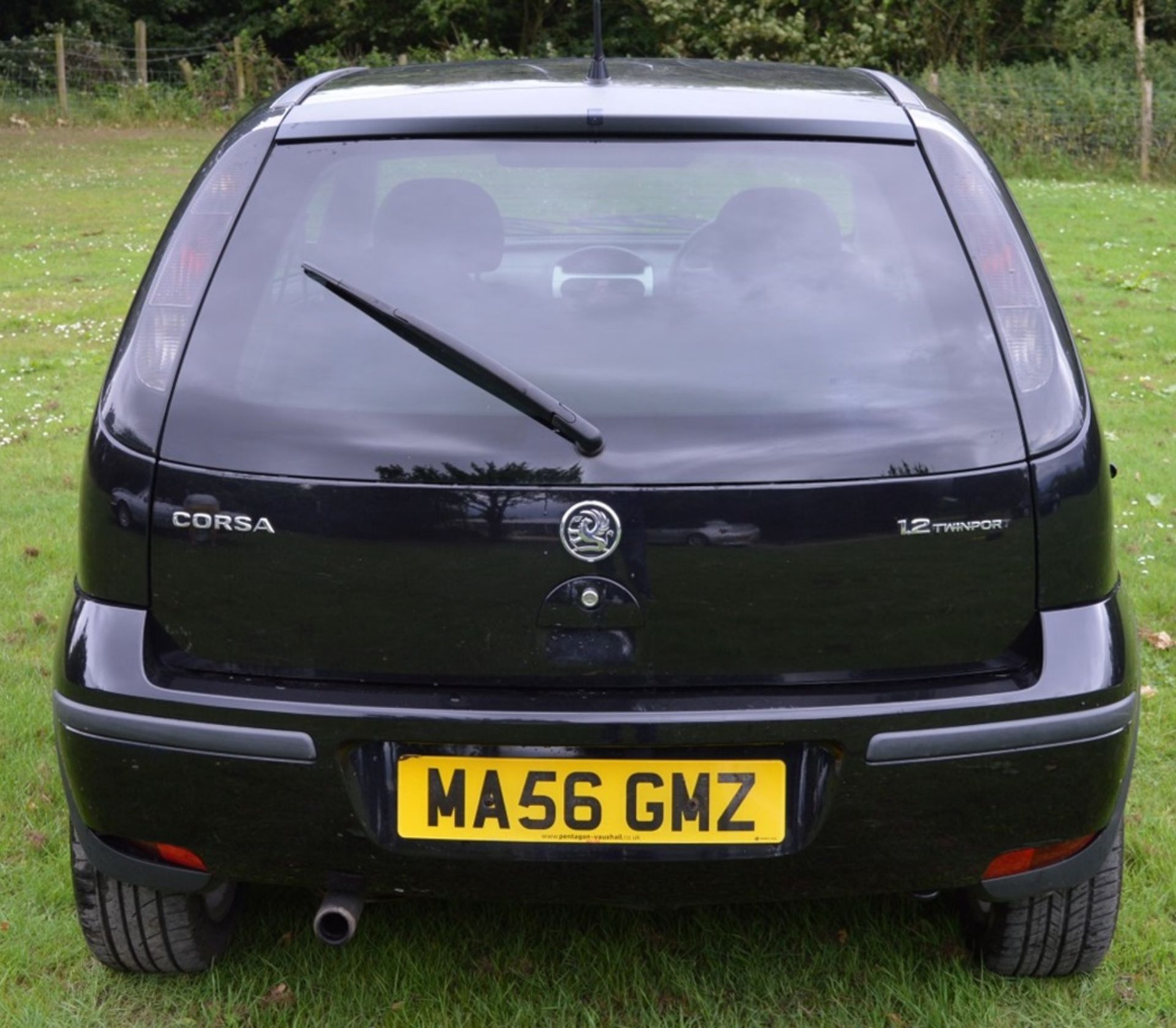 1 x Vauxhall Corsa SXI+ 3 Door Hatchback 1.2 - 2006 56 Plate - 78,000 Miles - MOT June 2018 - Image 4 of 36
