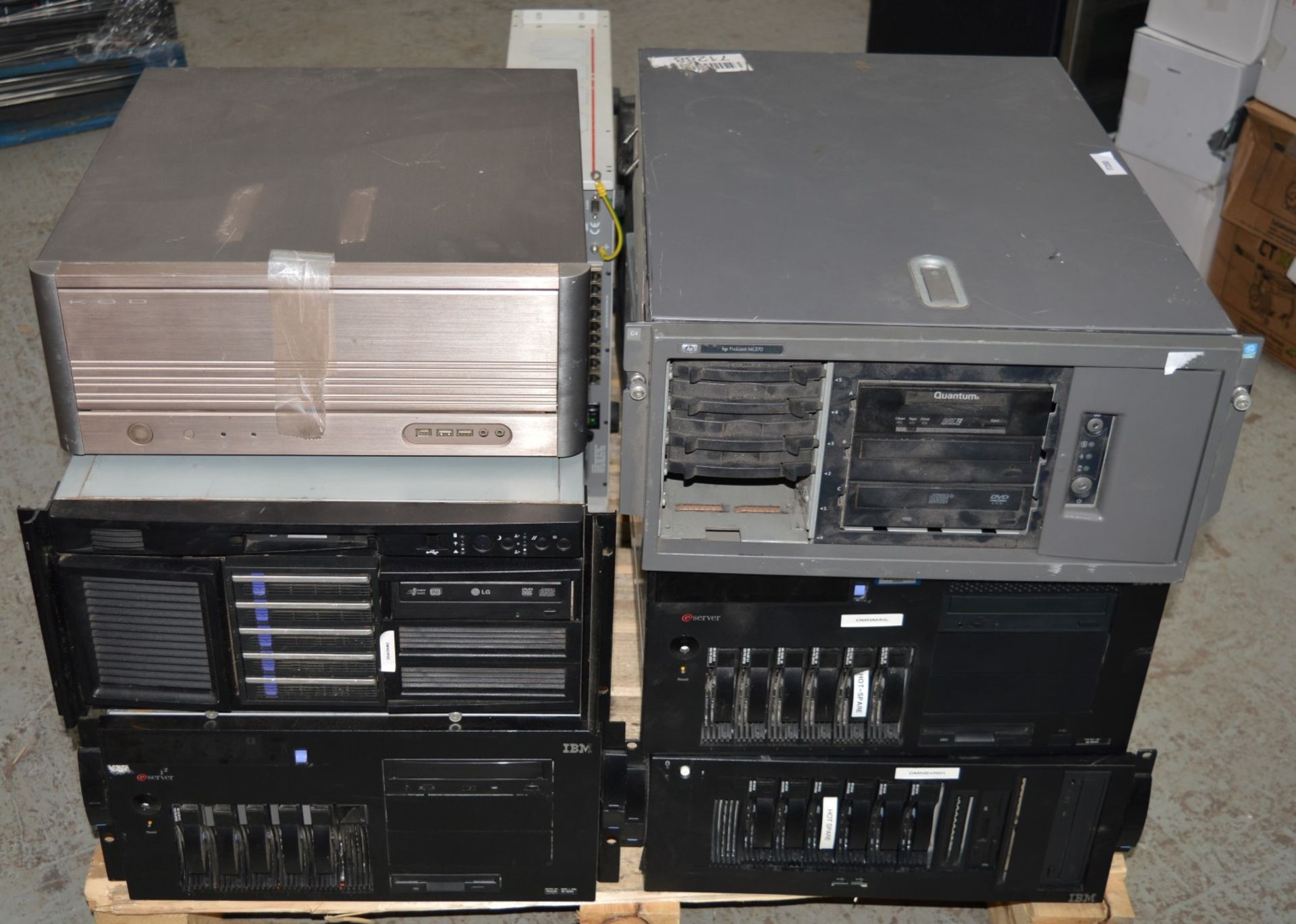 1 x Assorted Pallet Lot of Assorted Servers and Desktop Computer Computers - C011 - Ref IT200 -