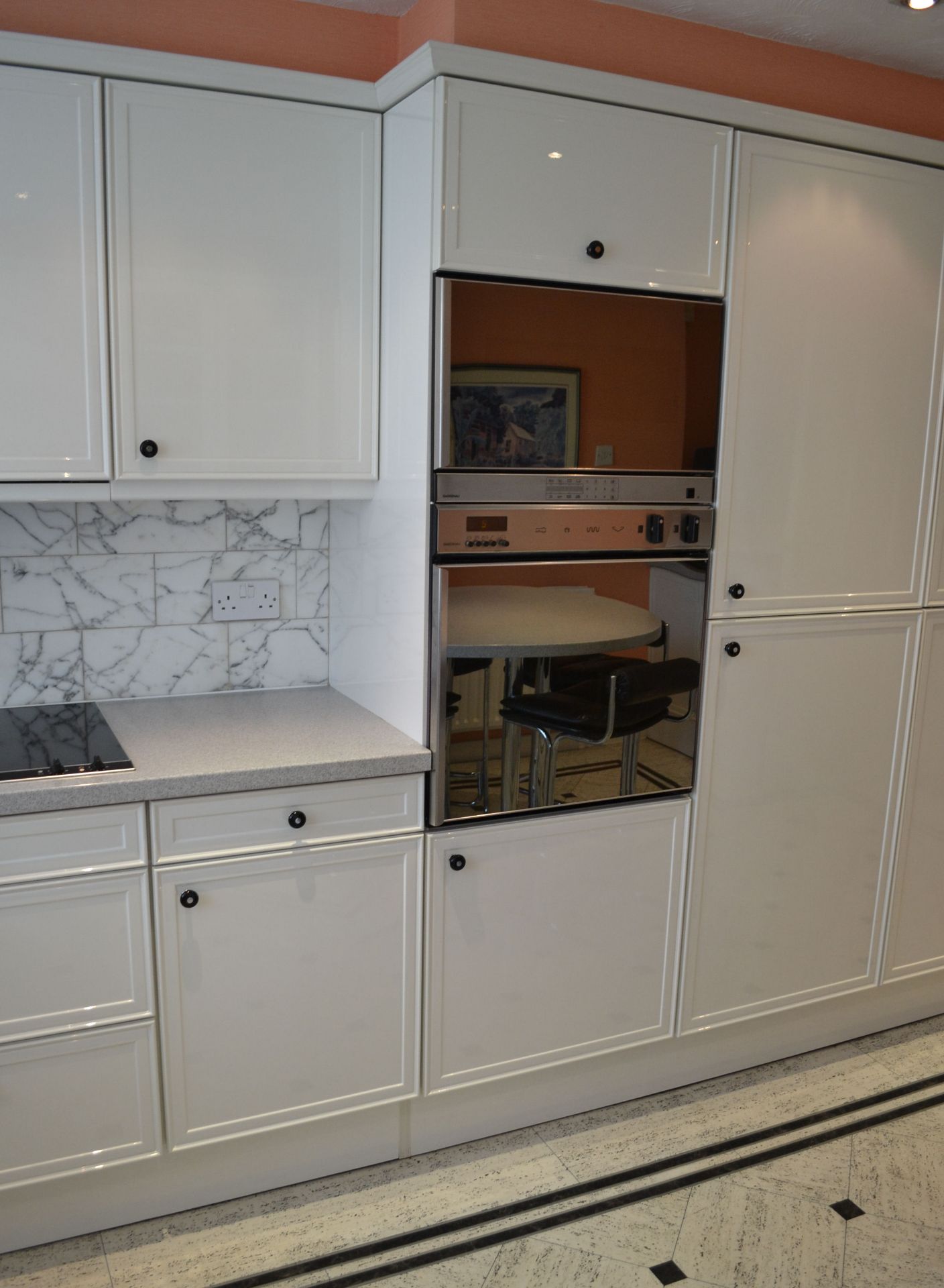 1 x Stunning Bespoke Siematic Gloss White Fitted Kitchen With Corian Worktops - NO VAT ON HAMMER - Image 7 of 18