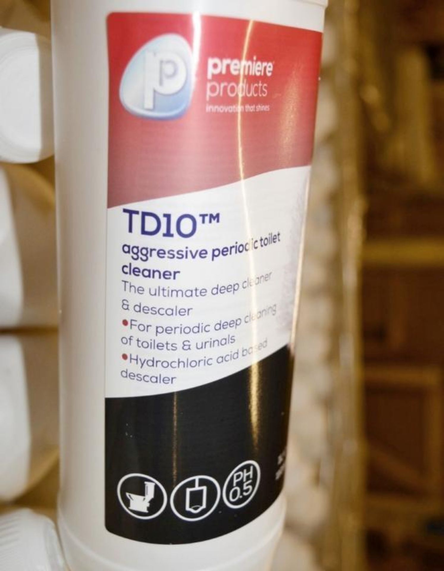 6 x Premier Products TD10 Aggressive Periodic Toilet Cleaner - 1 Litre Bottles - Hydrochloric Acid B - Image 2 of 2