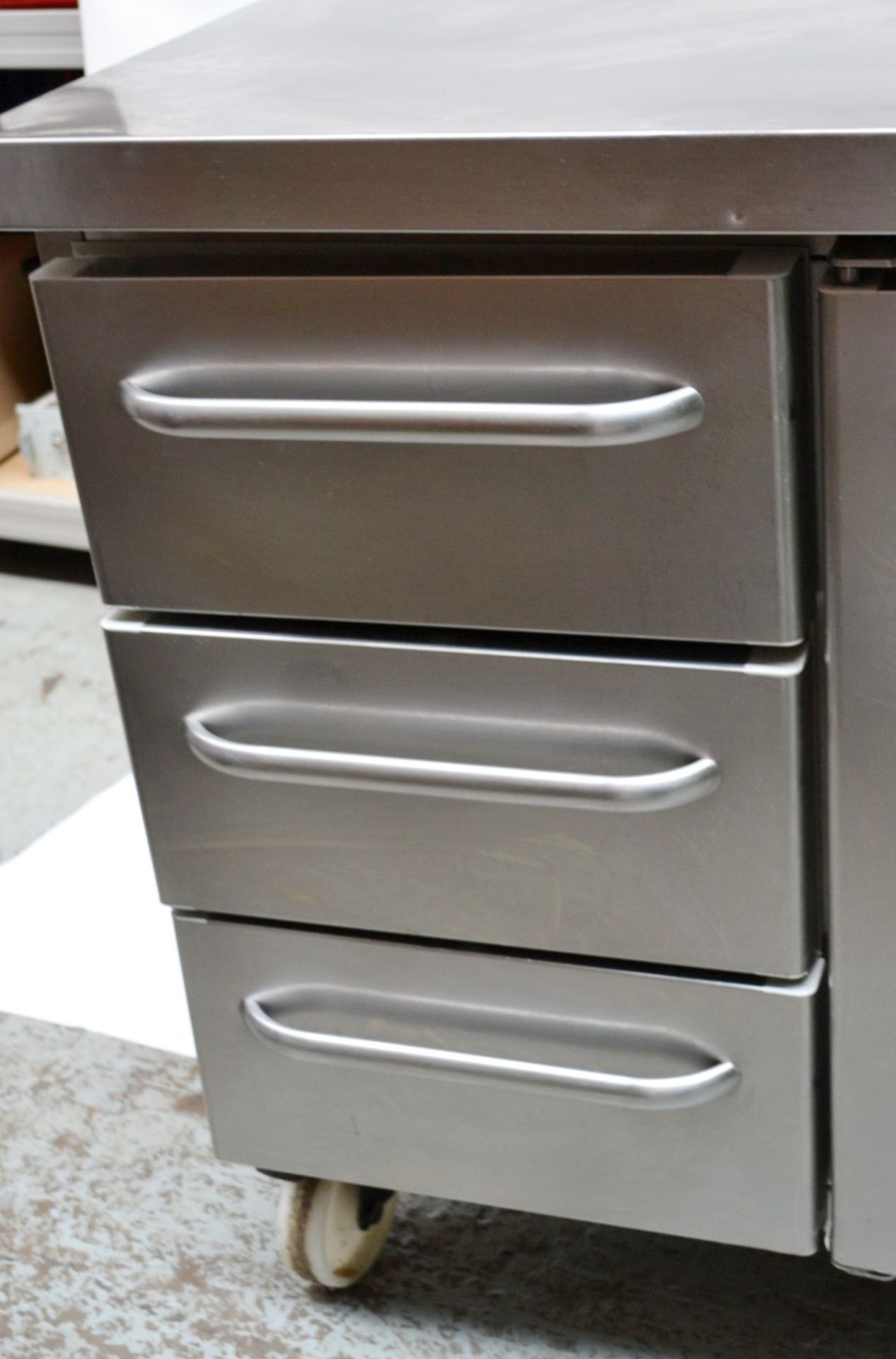 1 x Stainless Steel Commercial Refrigerated Counter With 3-Drawer, 1 Door Storage - Dimensions: - Image 5 of 9