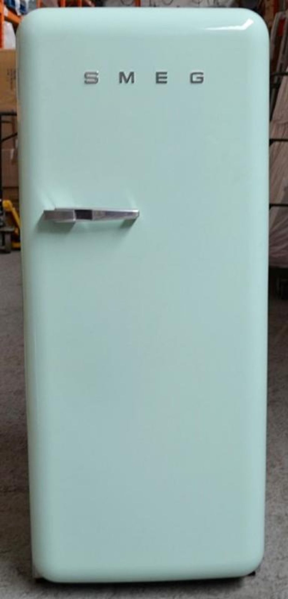 1 x Smeg Retro 50s-style Refrigerator In Classic Mint Green (Model: S28STRP/1) - Dimensions: W60 x D