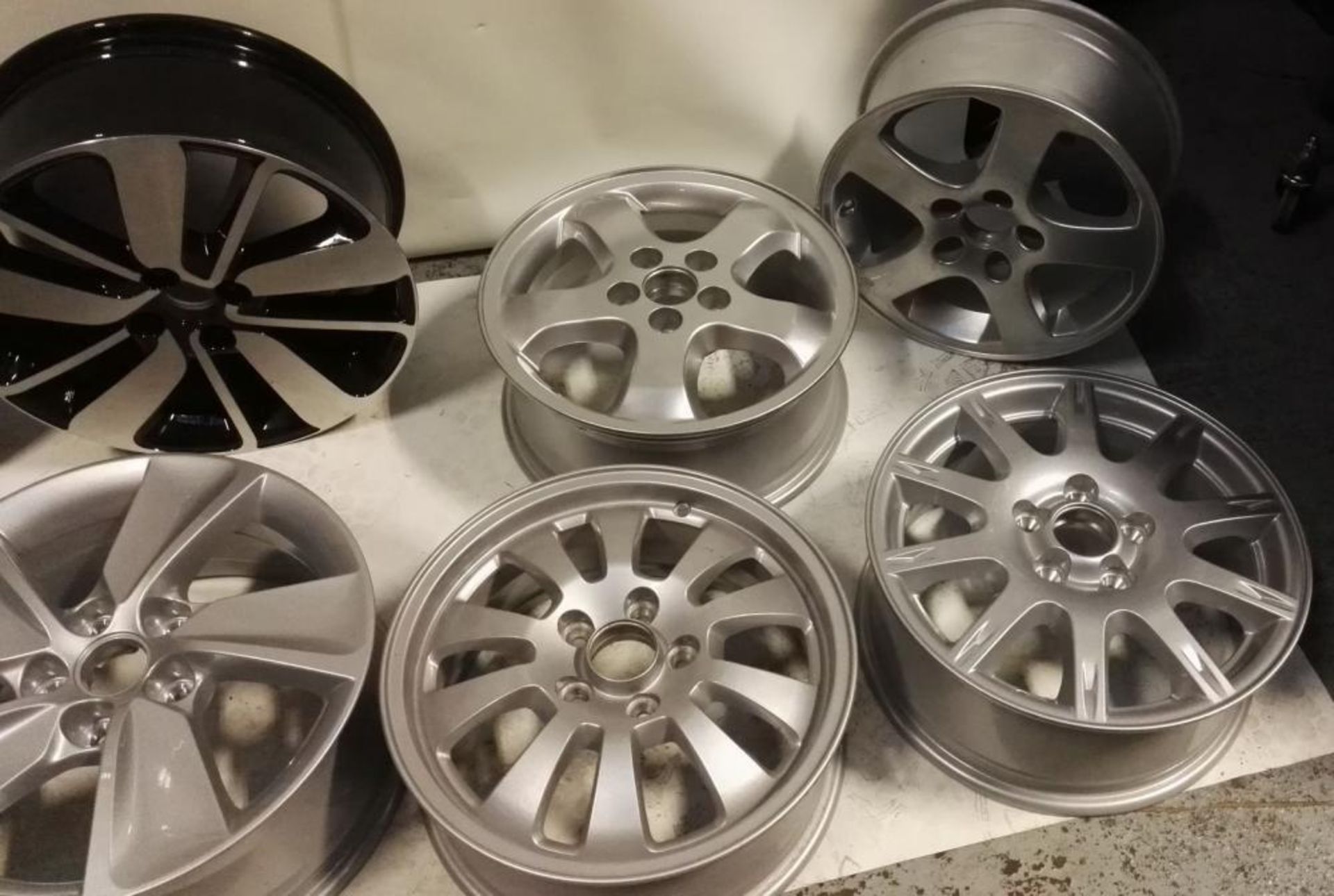 8 x Assorted Alloy Wheels - 15" to 17" - Saab, Opel, Vauxhall, Renault, BBS - CL084 - Location: Altr - Image 3 of 9