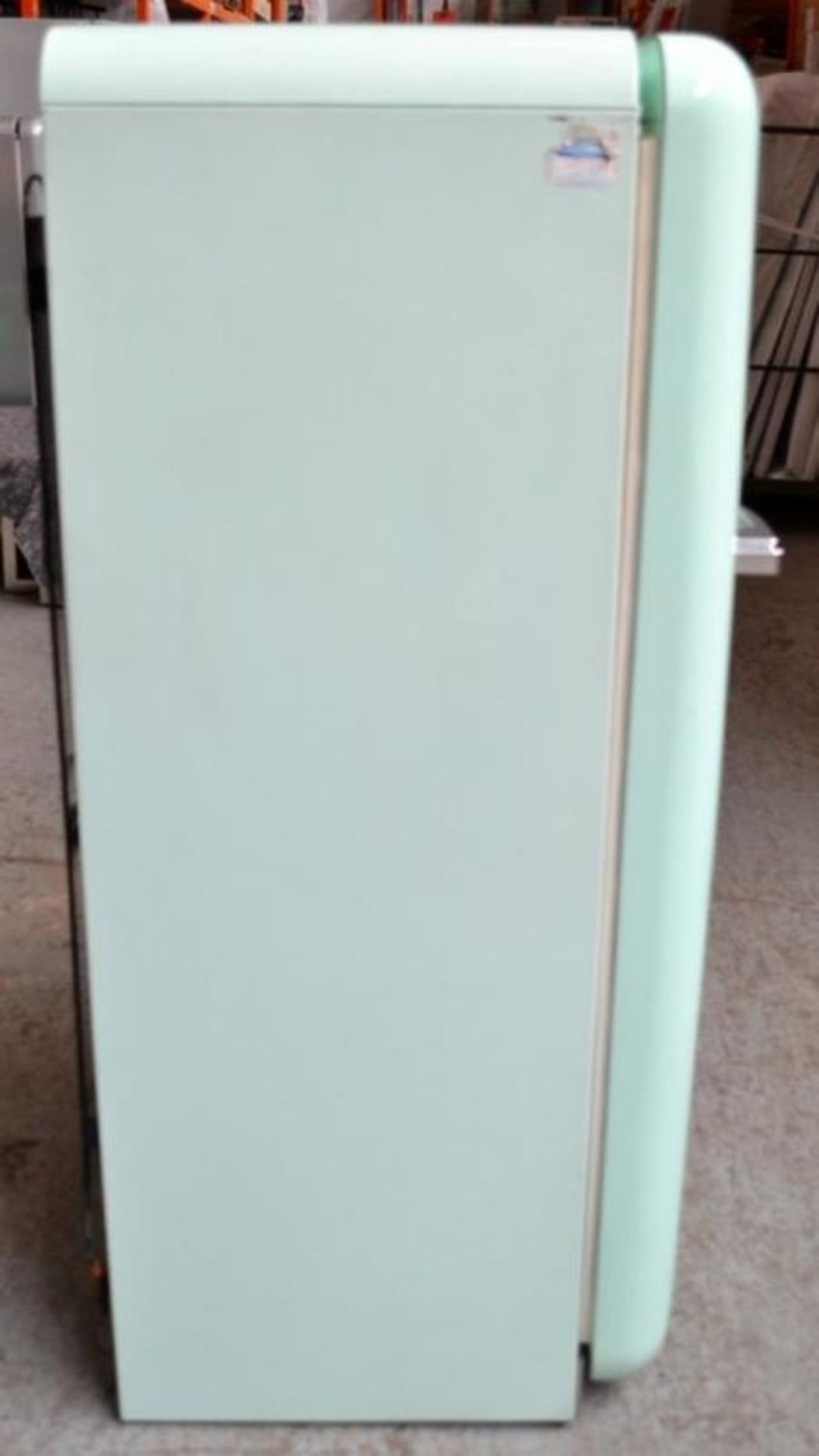 1 x Smeg Retro 50s-style Refrigerator In Classic Mint Green (Model: S28STRP/1) - Dimensions: W60 x D - Image 6 of 13