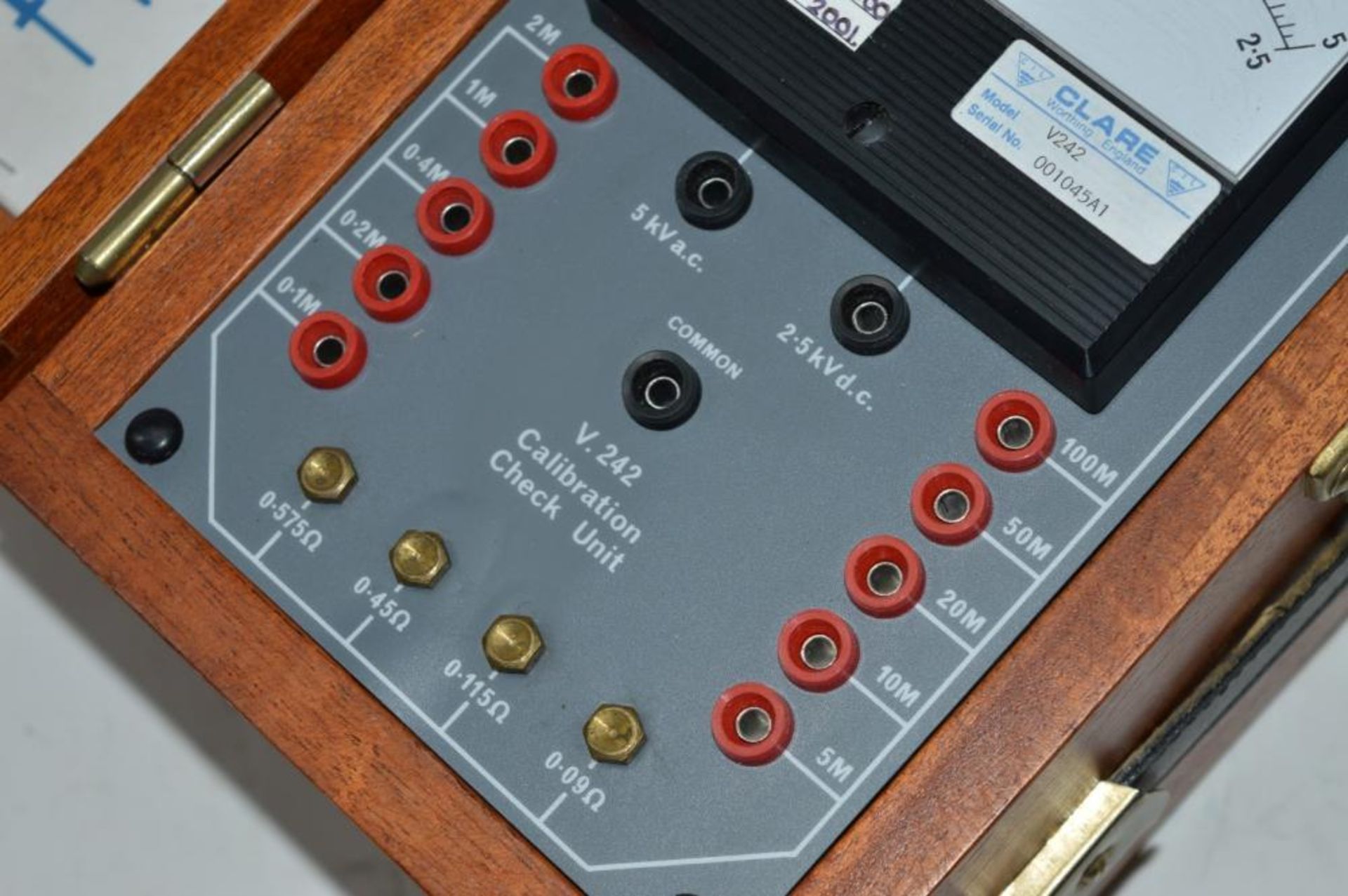 1 x Clare Calibration Check Unit - Model V.242 - With Instructions and Cables - CL400 - Ref - Image 7 of 8