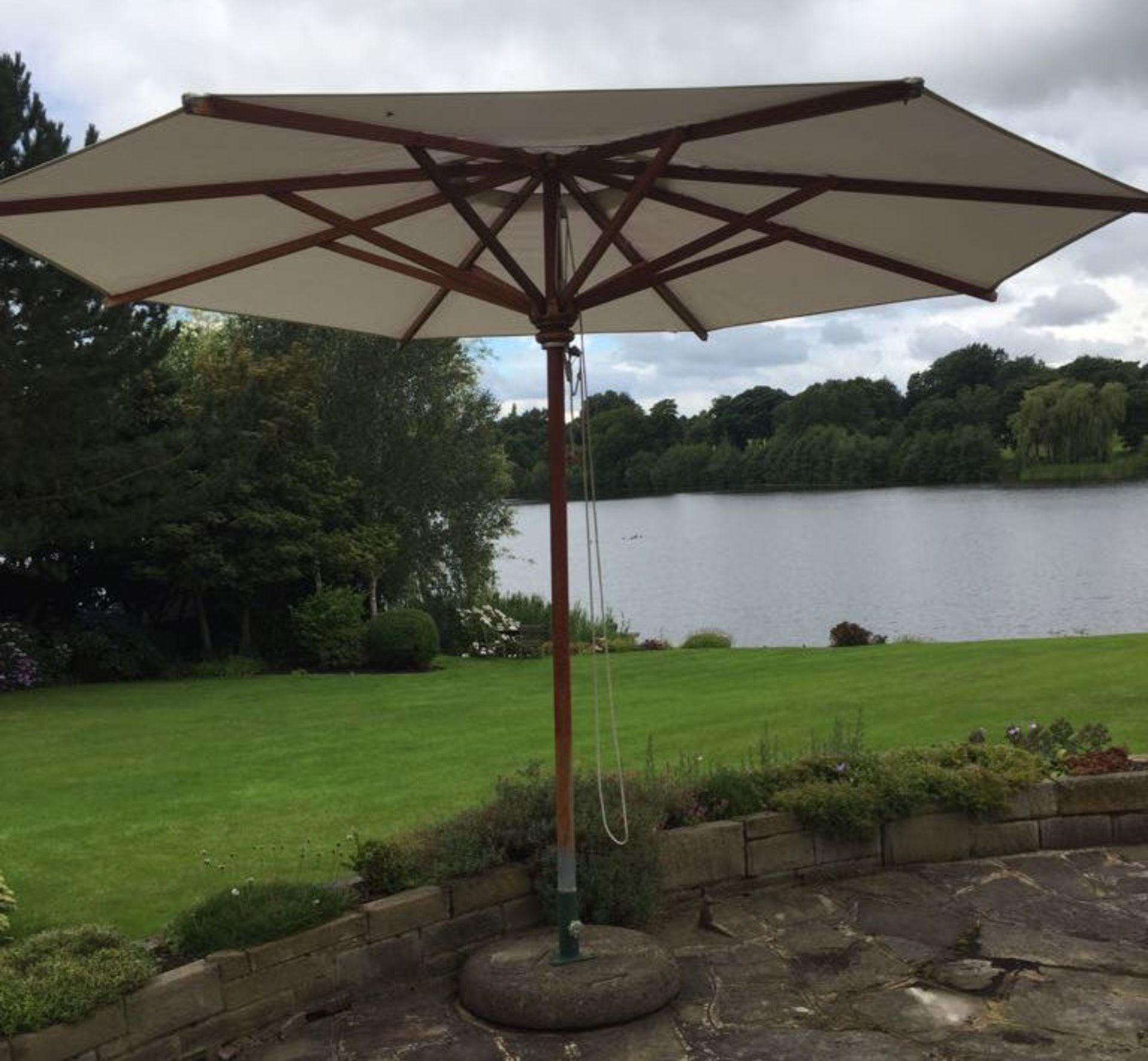 1 x Large Indian Ocean Sun Parasol with Heavy Base - Approx 8 Foot High - CL226 - Location: