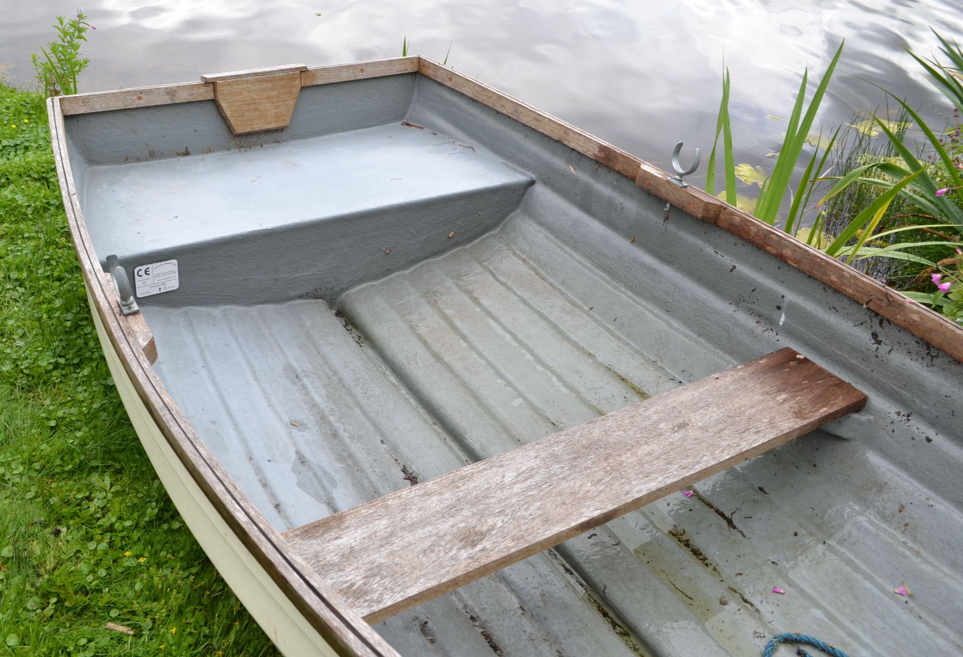 1 x Clovelly 290 Glass Fibre Rowing Boat - 240Kg Maximum Load - CL226 - Location: Knutsford WA16 - Image 13 of 15