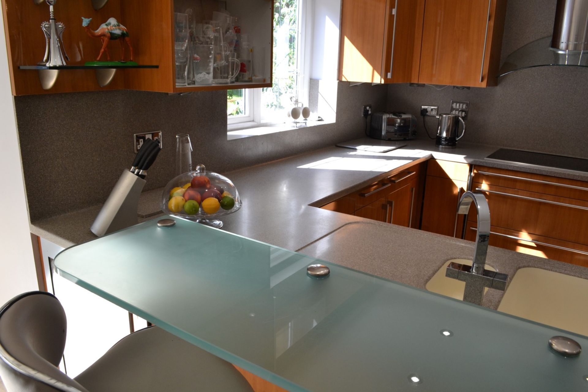 1 x Bespoke Siematic Gloss Fitted Kitchen With Corian Worktops and Frosted Glass Breakfast Bar - - Image 4 of 75