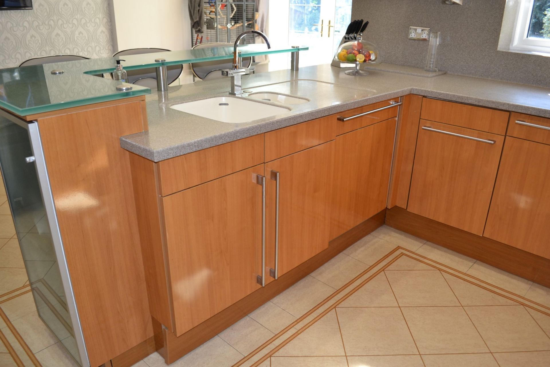 1 x Bespoke Siematic Gloss Fitted Kitchen With Corian Worktops and Frosted Glass Breakfast Bar - - Image 15 of 75