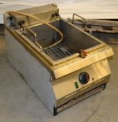 1 x Commercial Single Tank CounterTop Fryer - Recently Taken From A Working Commercial Environment -
