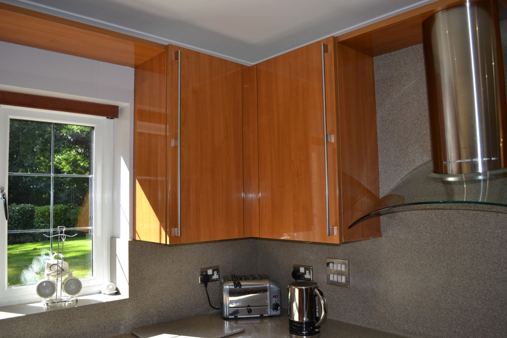 1 x Bespoke Siematic Gloss Fitted Kitchen With Corian Worktops and Frosted Glass Breakfast Bar - - Image 5 of 75