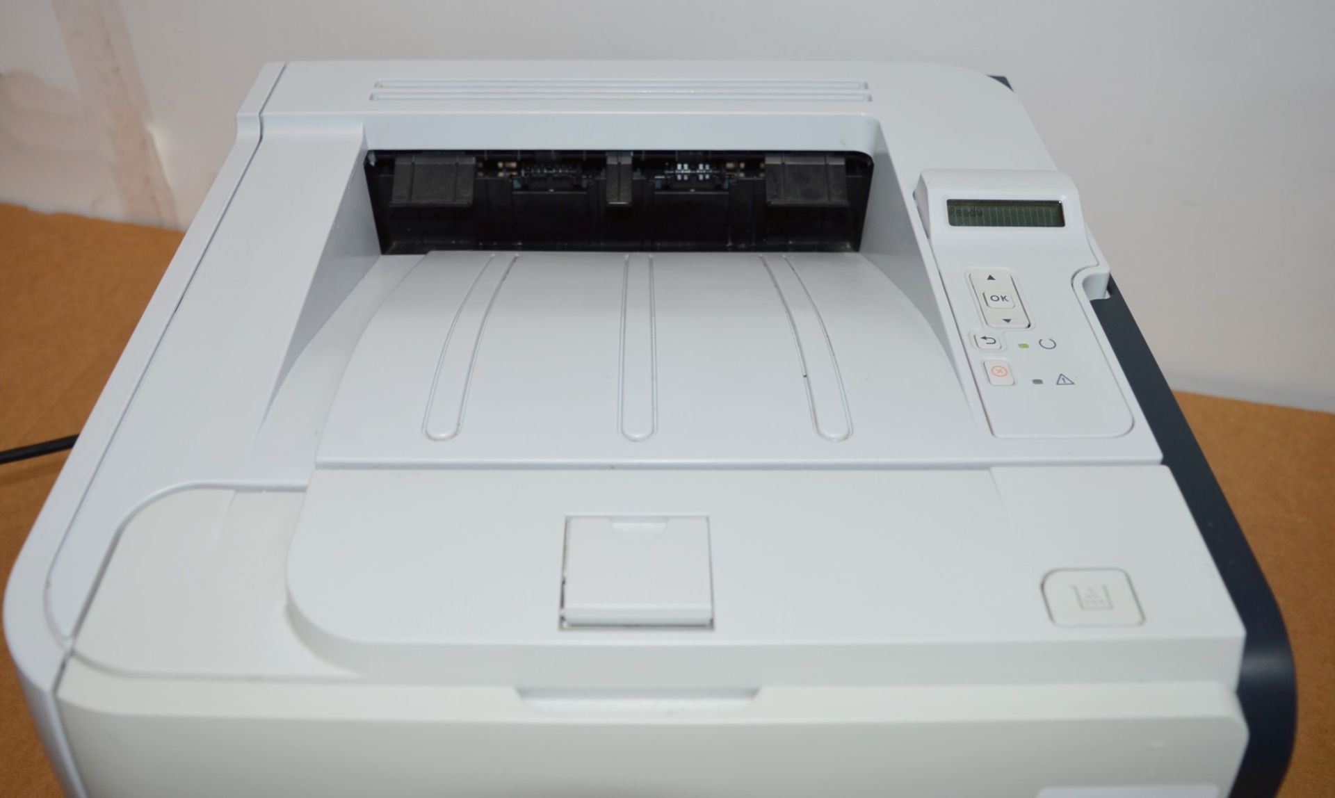 1 x HP Laserjet P2055 Desktop Laser Printer - Good Working Order - Includes Two Toners - CL010 - Ref - Image 6 of 10